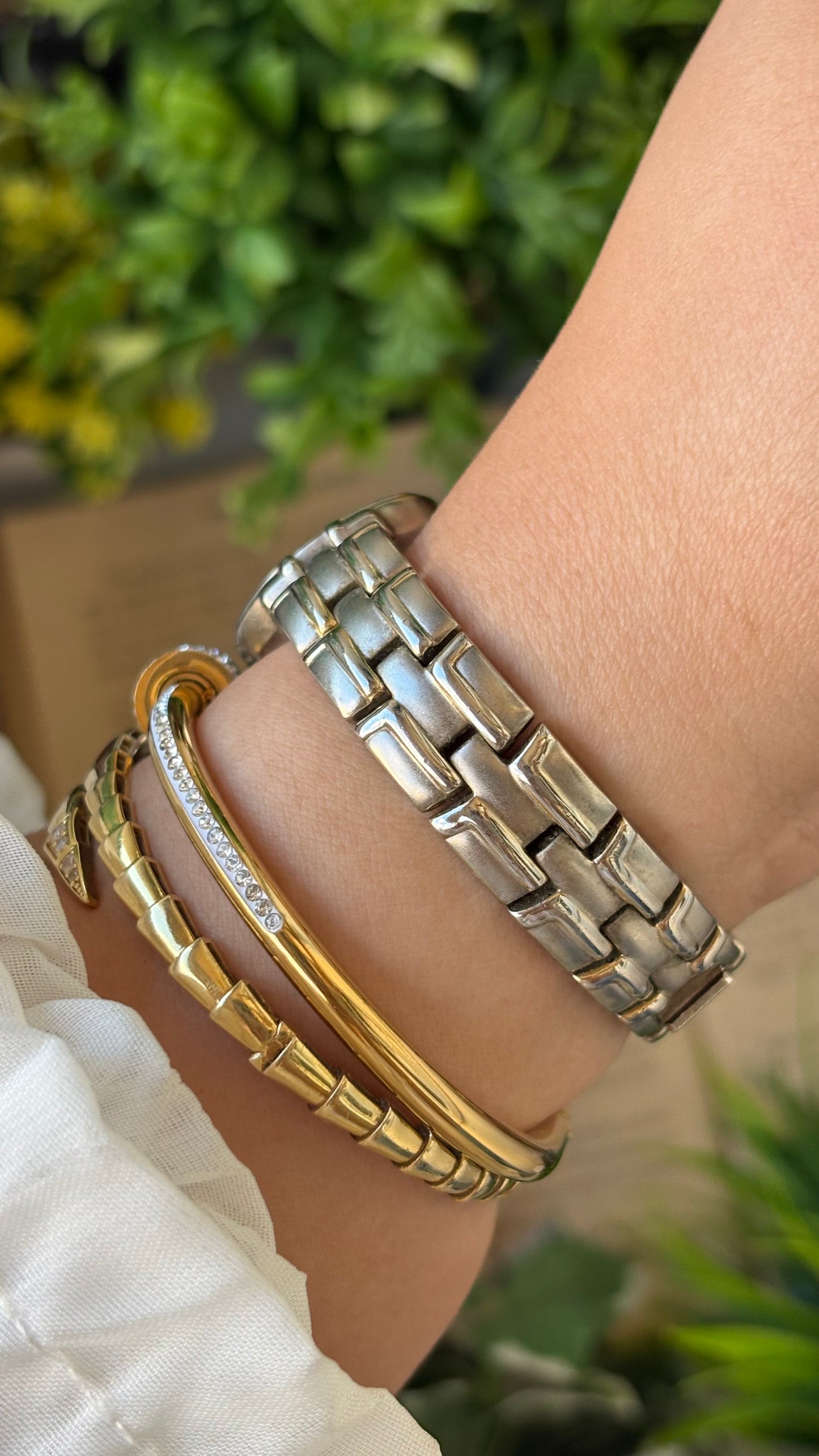 Vintage Anne Klein Classic Watch in Two-Tone Line Indices Quartz #00270