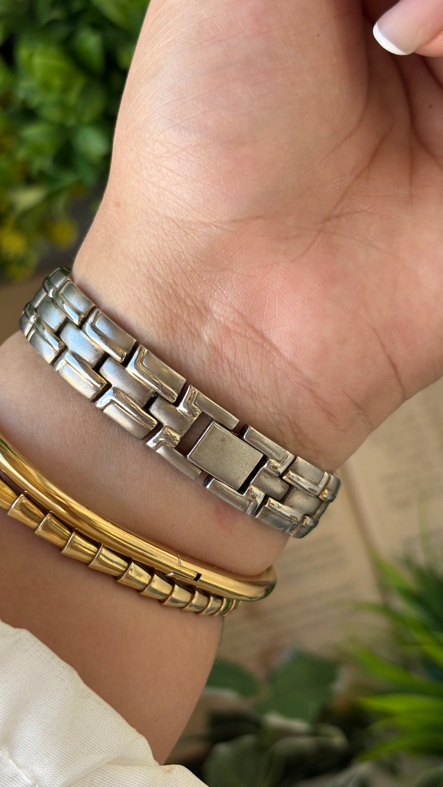 Vintage Anne Klein Classic Watch in Two-Tone Line Indices Quartz #00270