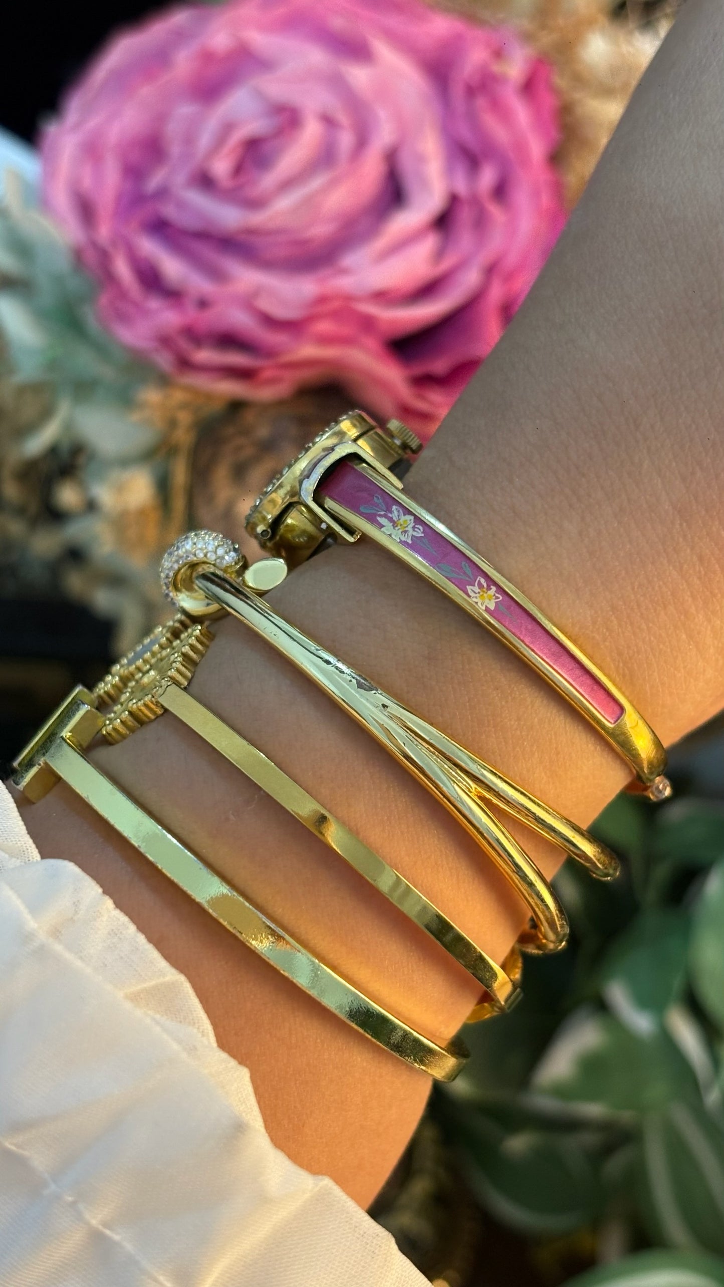 Extremely Rare Dainty Vintage Itraco Pink Victorian Peekaboo Watch in Gold Tone Quartz