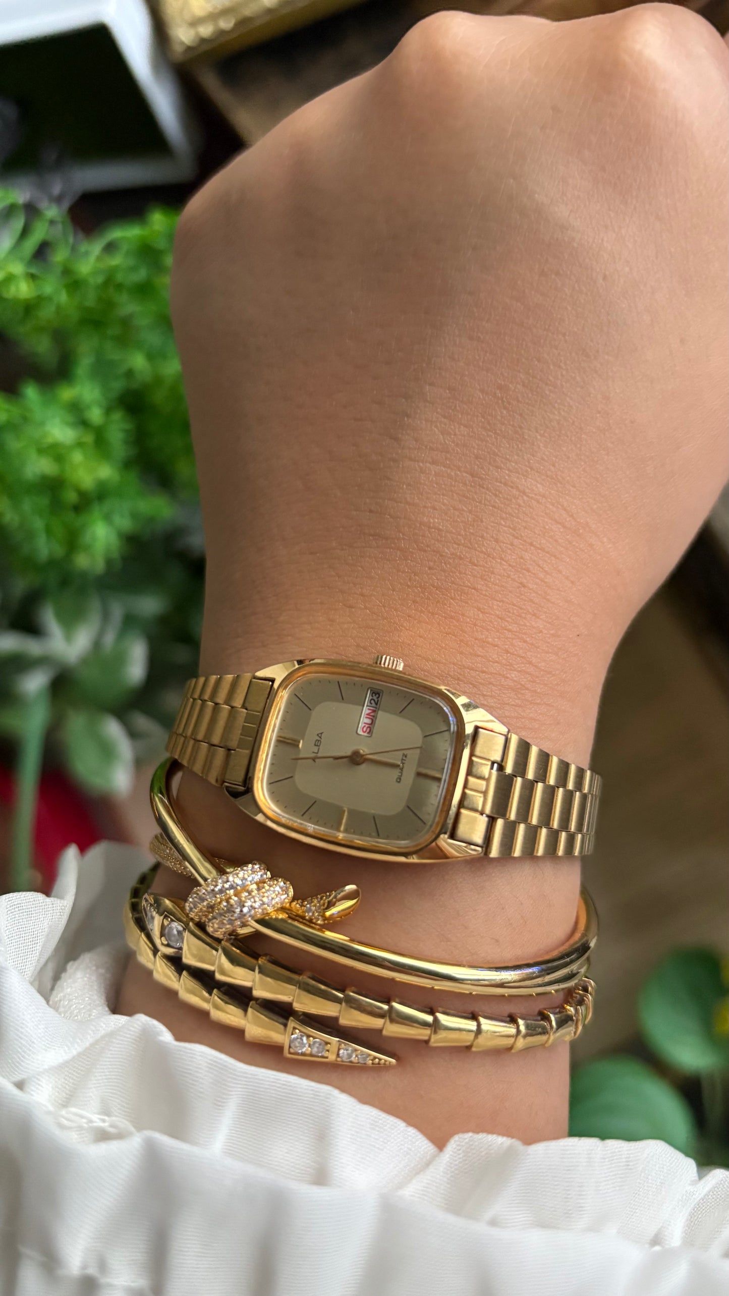 Vintage Alba Seiko Tank Watch in Gold Tone with Day-Date Window