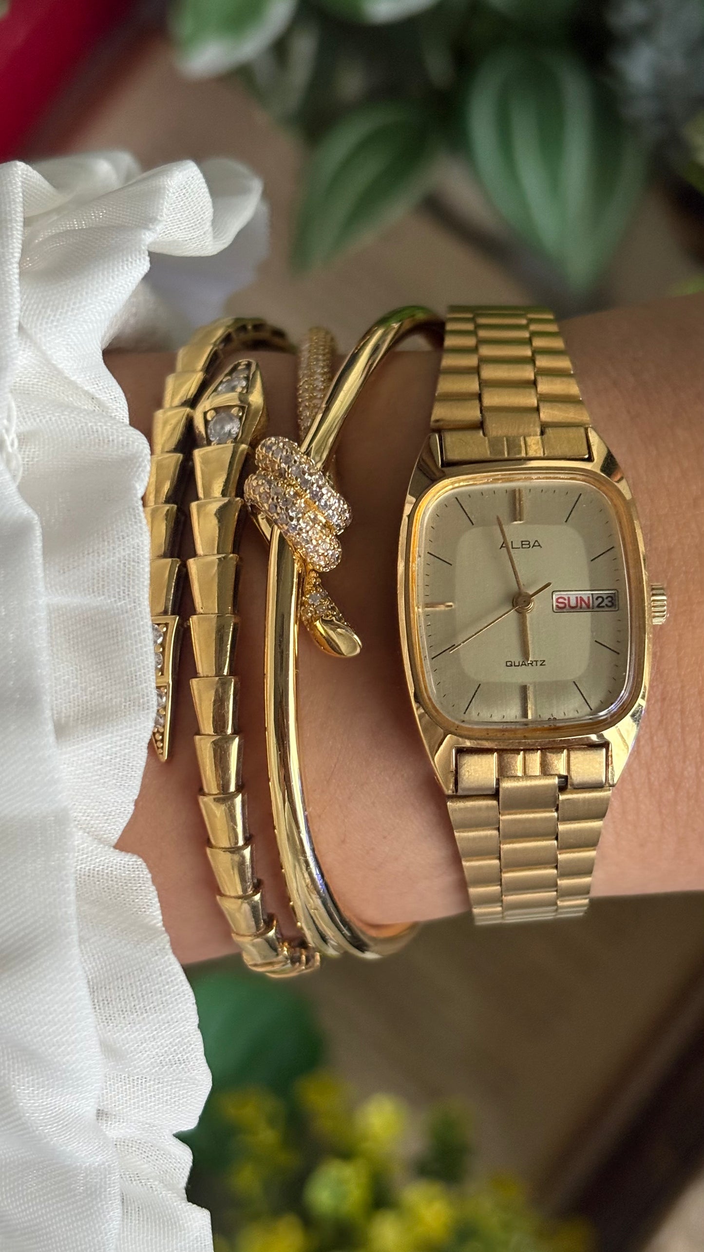 Vintage Alba Seiko Tank Watch in Gold Tone with Day-Date Window