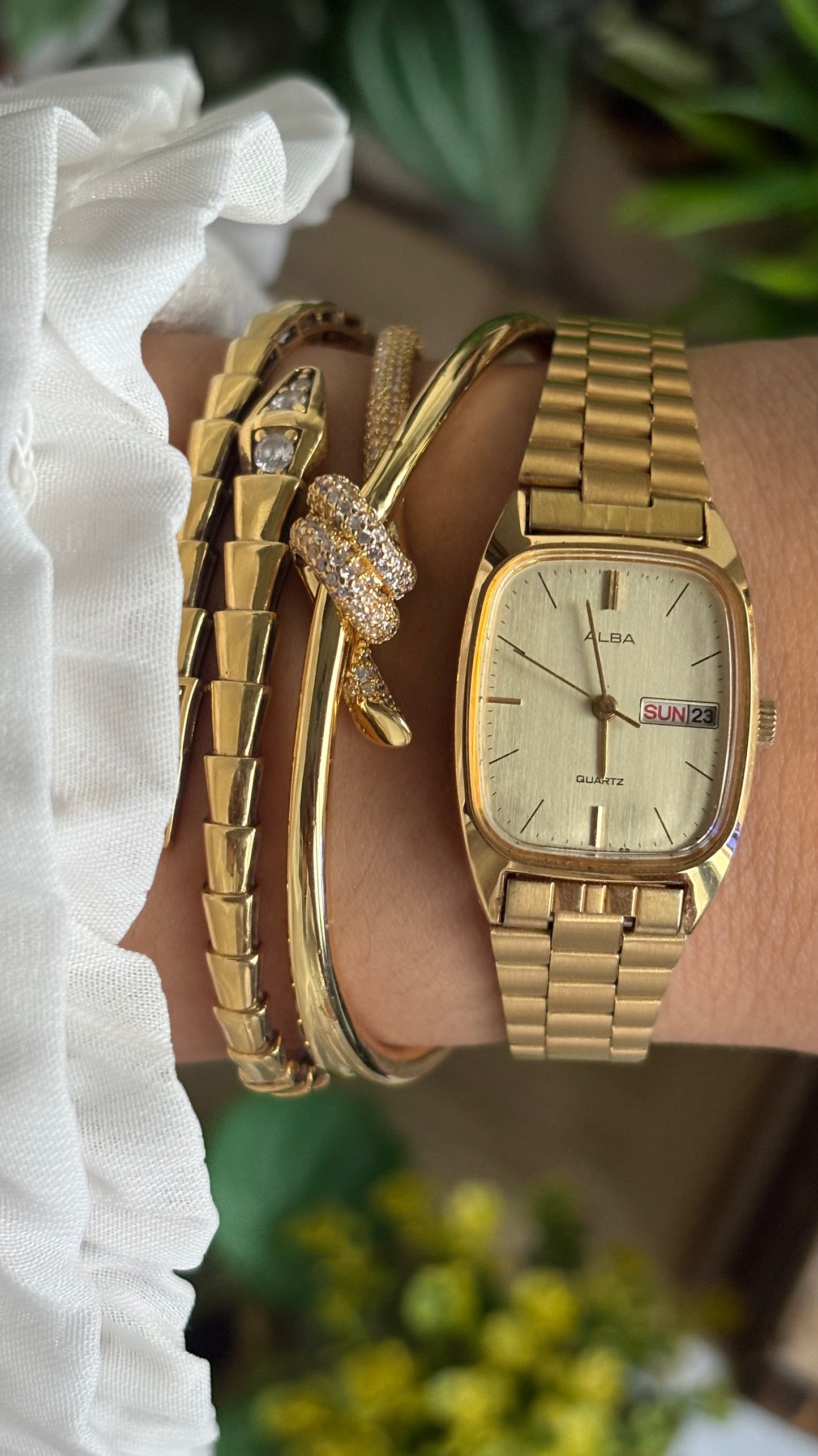 Vintage Alba Seiko Tank Watch in Gold Tone with Day-Date Window