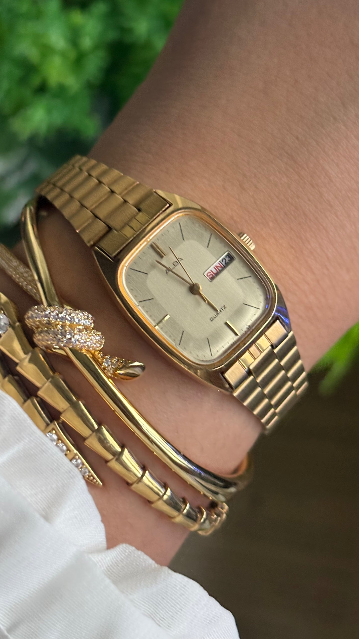 Vintage Alba Seiko Tank Watch in Gold Tone with Day-Date Window