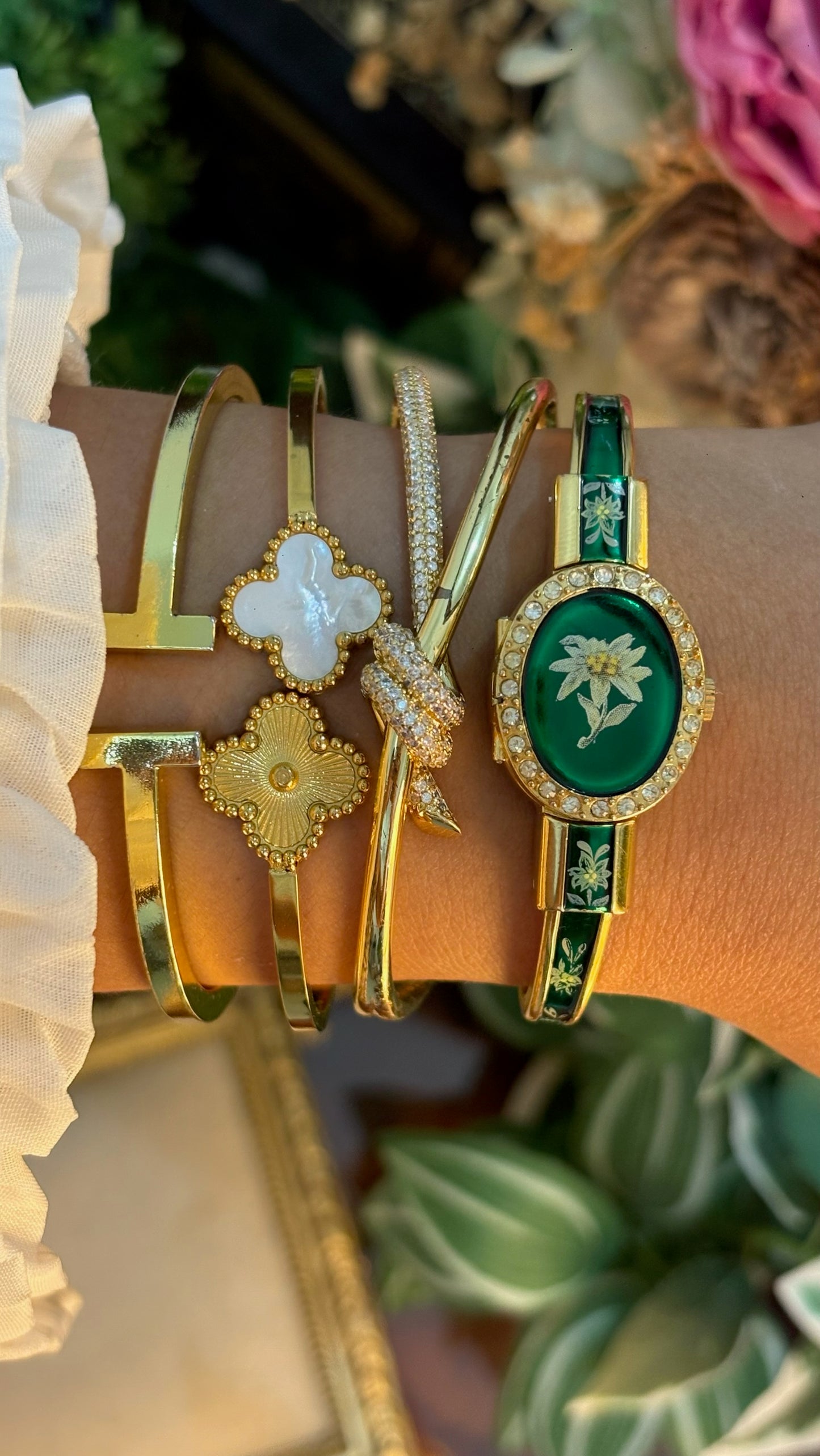 Extremely Rare Dainty Vintage Hanowa Emerald Green Watch in Gold Tone Quartz