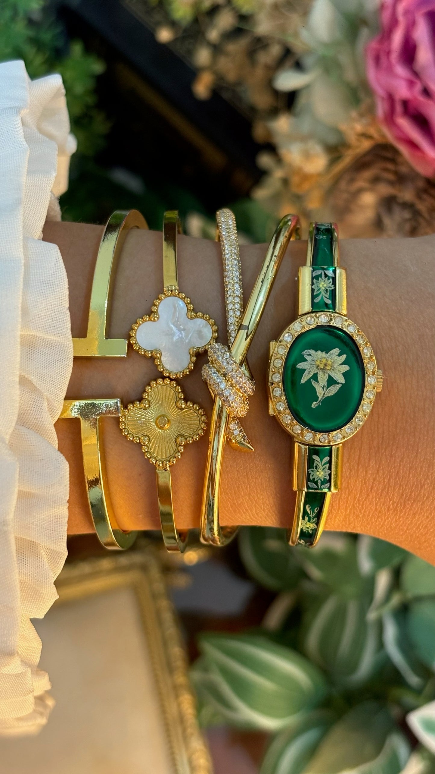 Extremely Rare Dainty Vintage Hanowa Emerald Green Watch in Gold Tone Quartz