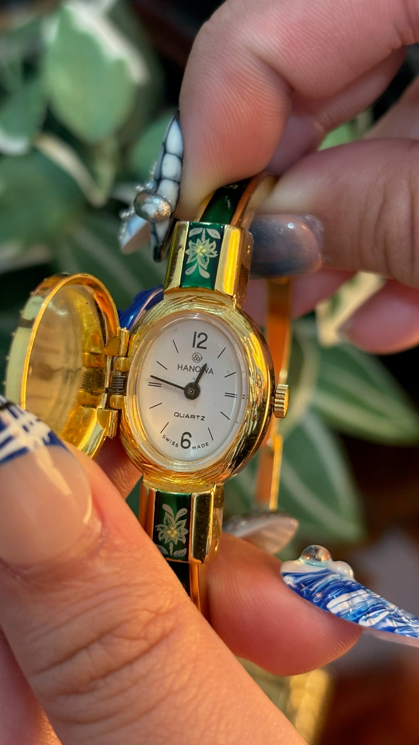 Extremely Rare Dainty Vintage Hanowa Emerald Green Watch in Gold Tone Quartz