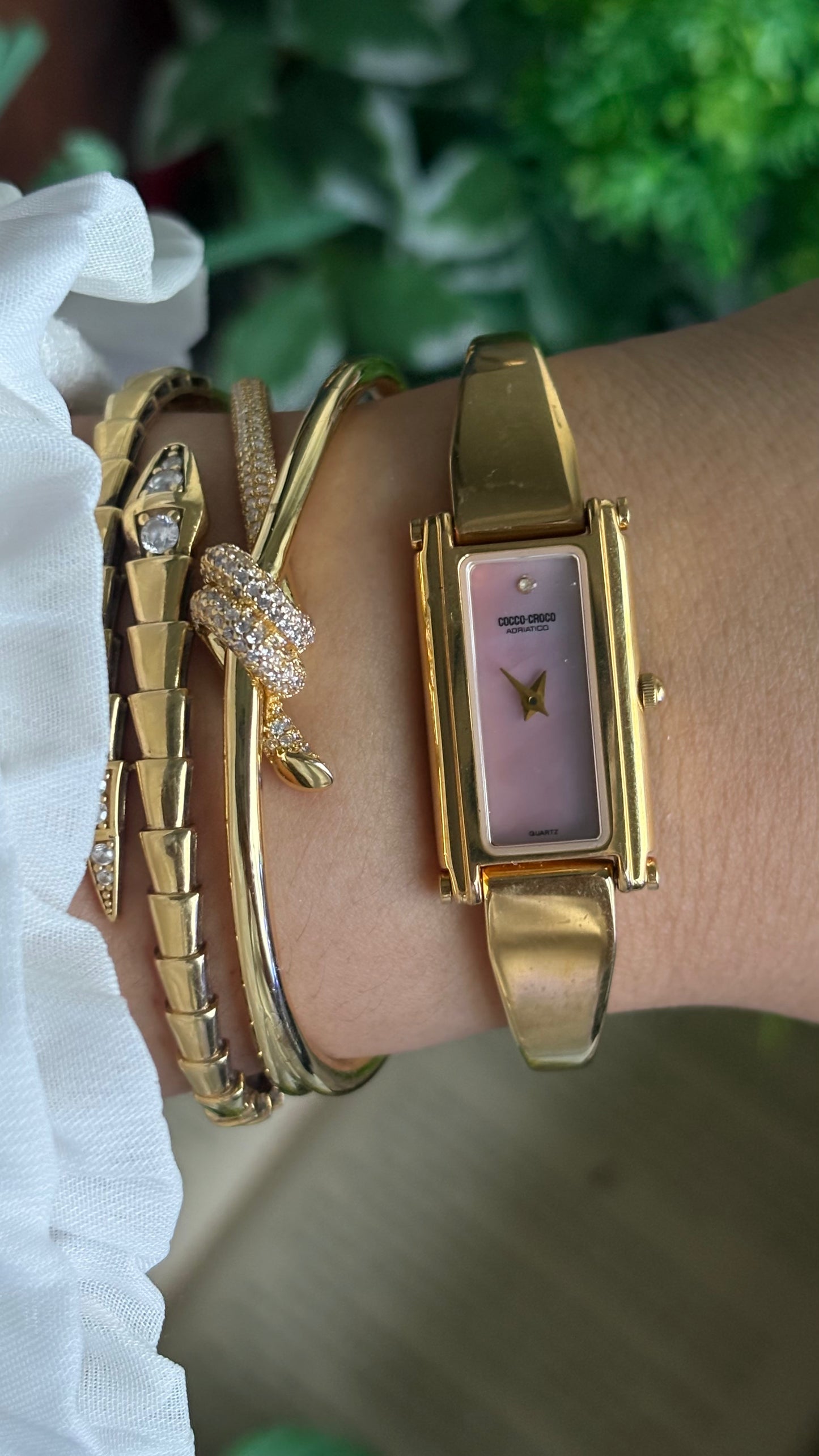 Vintage Cocco - Croco Watch in Gold Tone Gucci Style Bangle Pink Pearl Dial