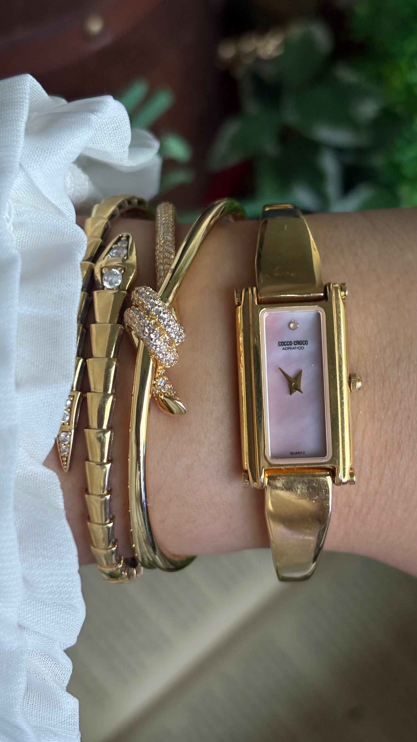 Vintage Cocco - Croco Watch in Gold Tone Gucci Style Bangle Pink Pearl Dial