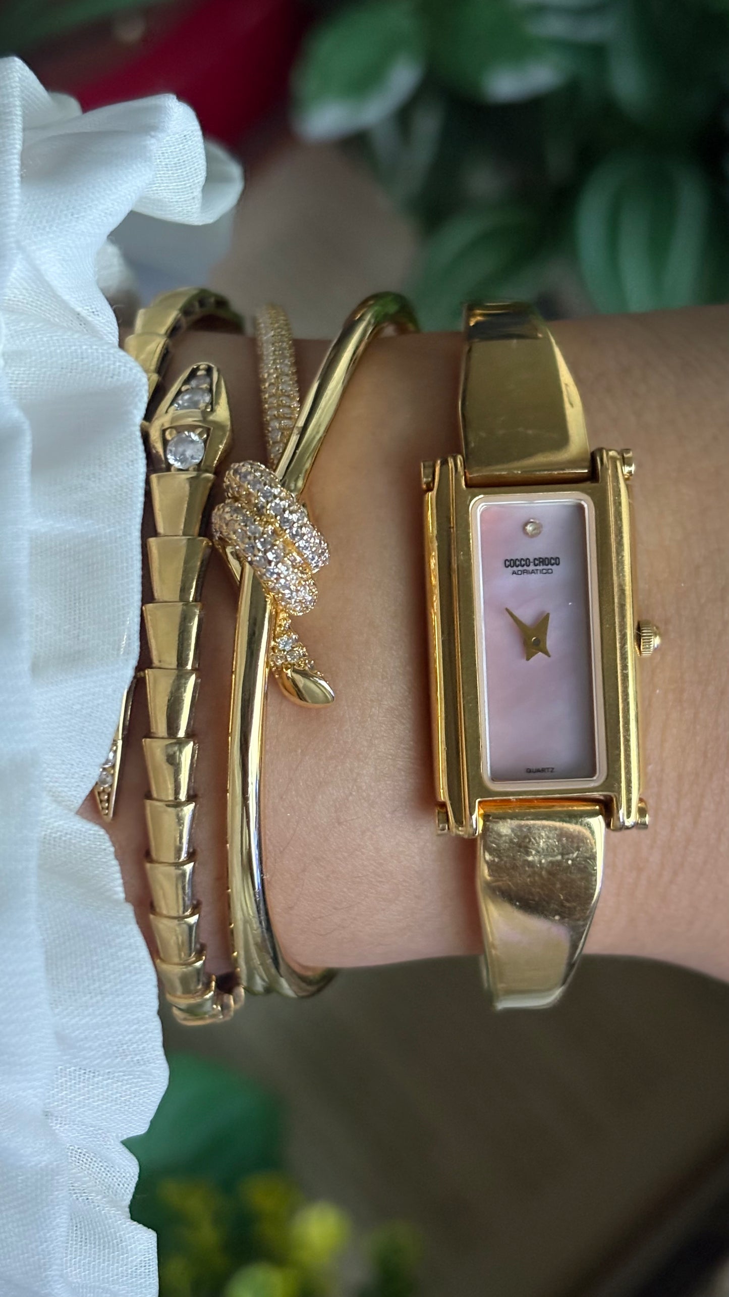 Vintage Cocco - Croco Watch in Gold Tone Gucci Style Bangle Pink Pearl Dial