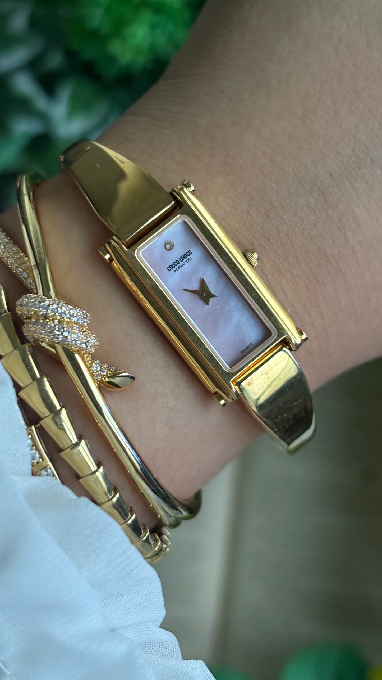 Vintage Cocco - Croco Watch in Gold Tone Gucci Style Bangle Pink Pearl Dial
