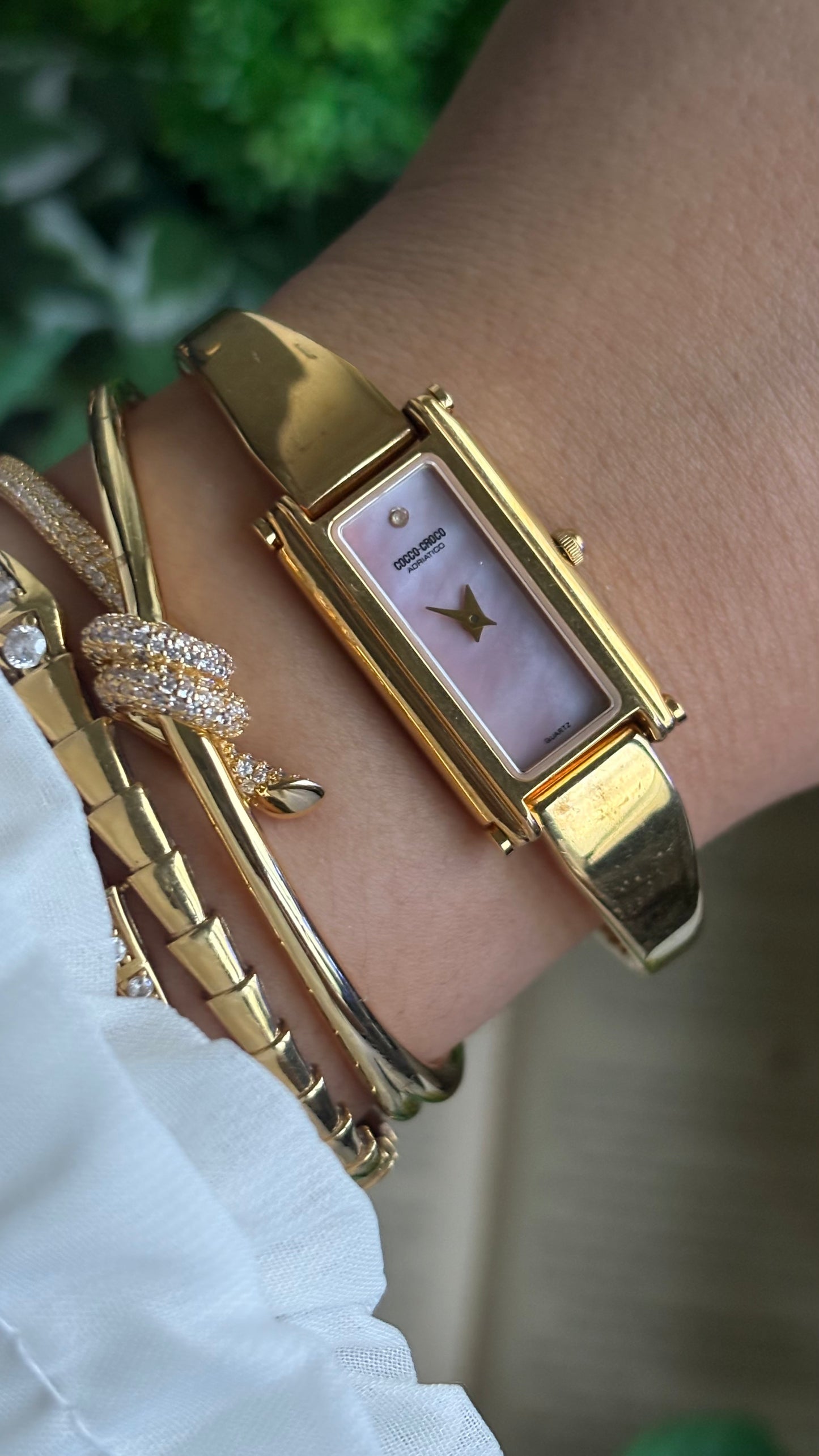 Vintage Cocco - Croco Watch in Gold Tone Gucci Style Bangle Pink Pearl Dial