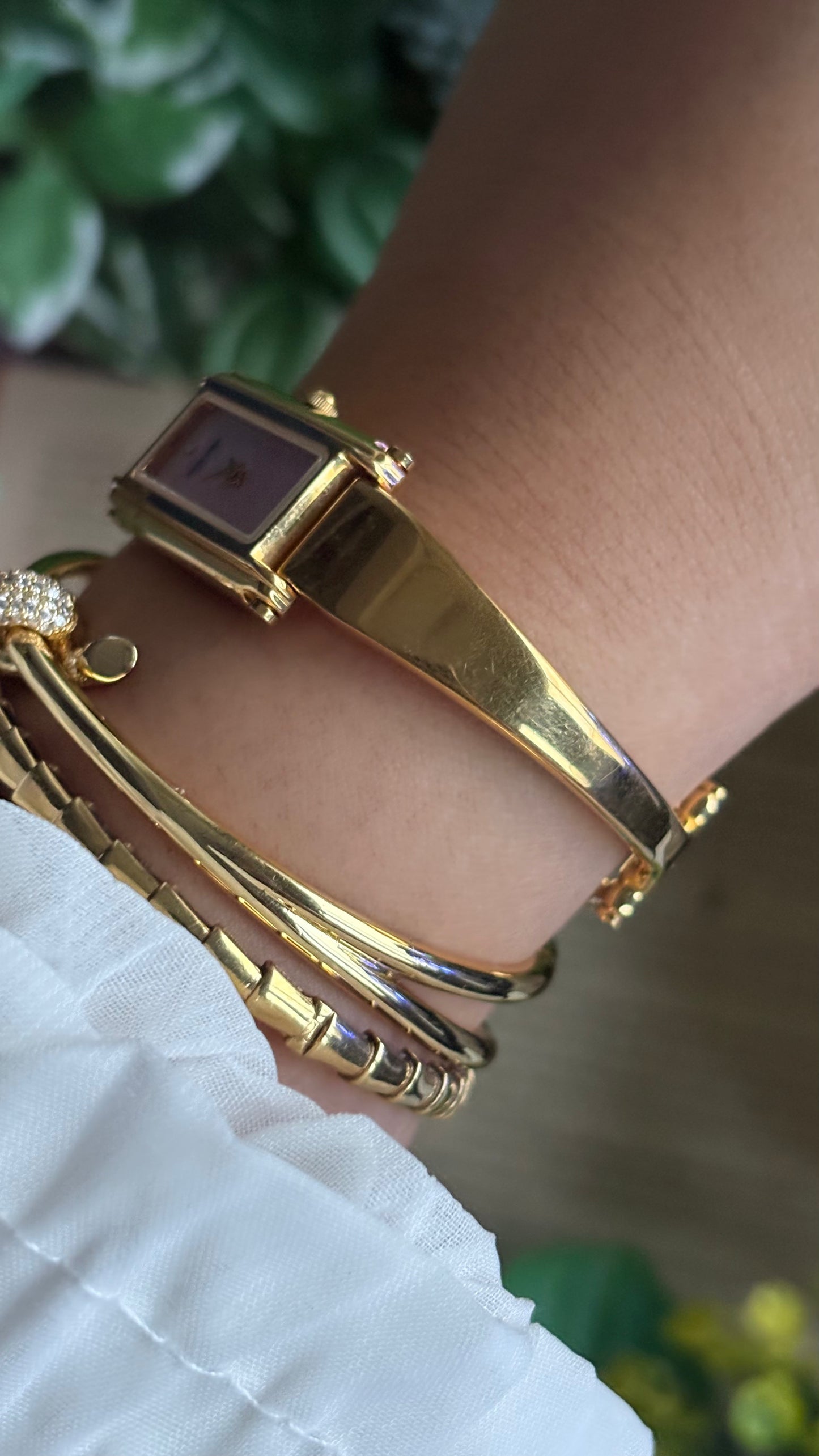 Vintage Cocco - Croco Watch in Gold Tone Gucci Style Bangle Pink Pearl Dial