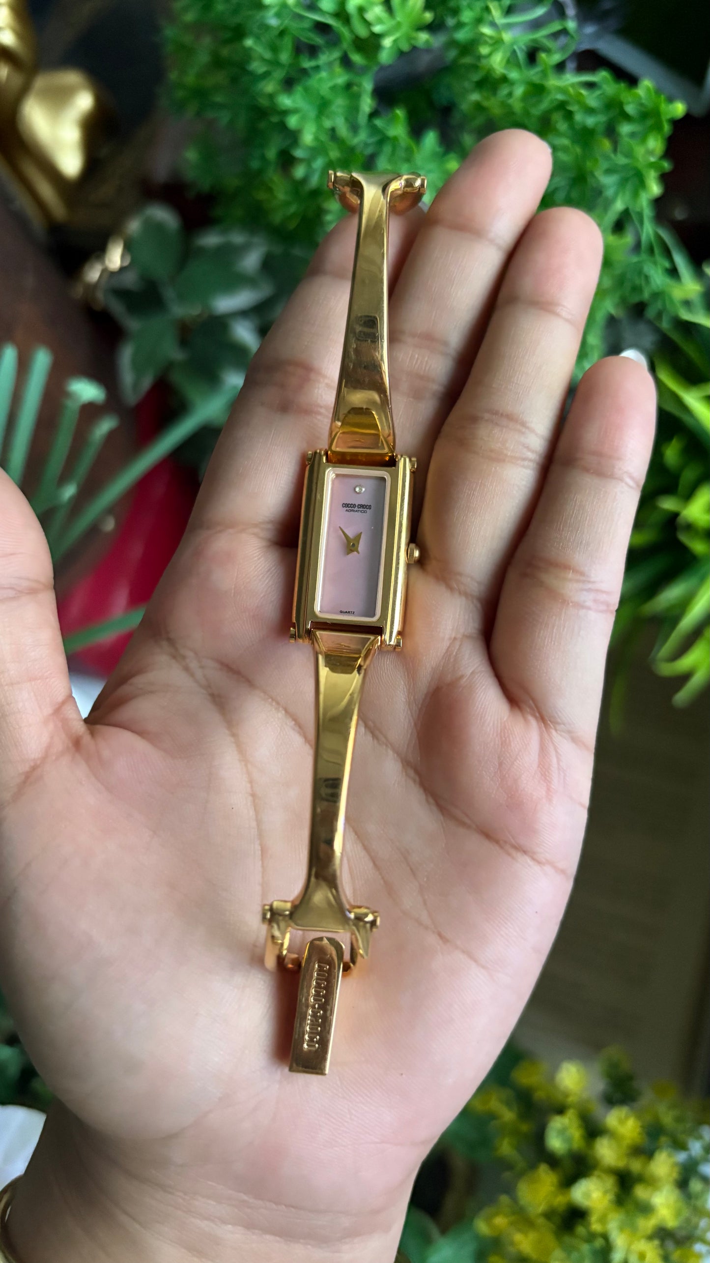 Vintage Cocco - Croco Watch in Gold Tone Gucci Style Bangle Pink Pearl Dial