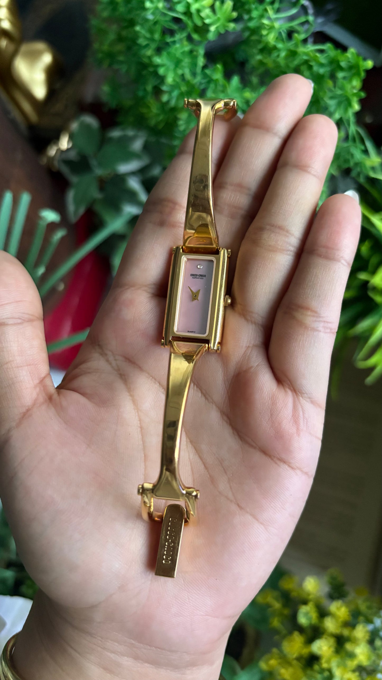 Vintage Cocco - Croco Watch in Gold Tone Gucci Style Bangle Pink Pearl Dial