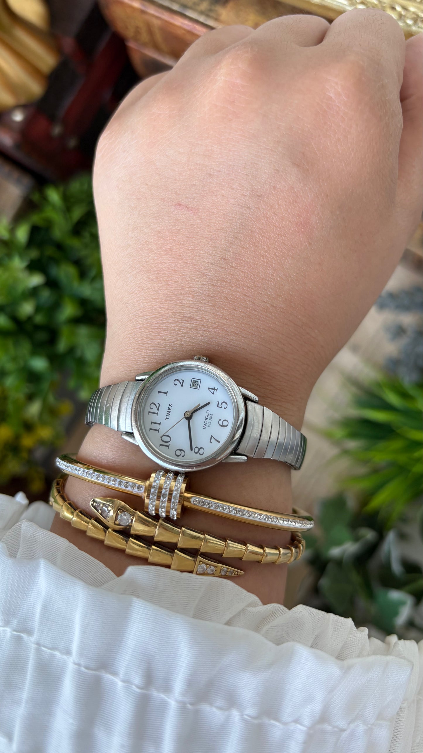 Vintage Timex Indiglo Stretchy Band in Silver Tone Quartz #00202