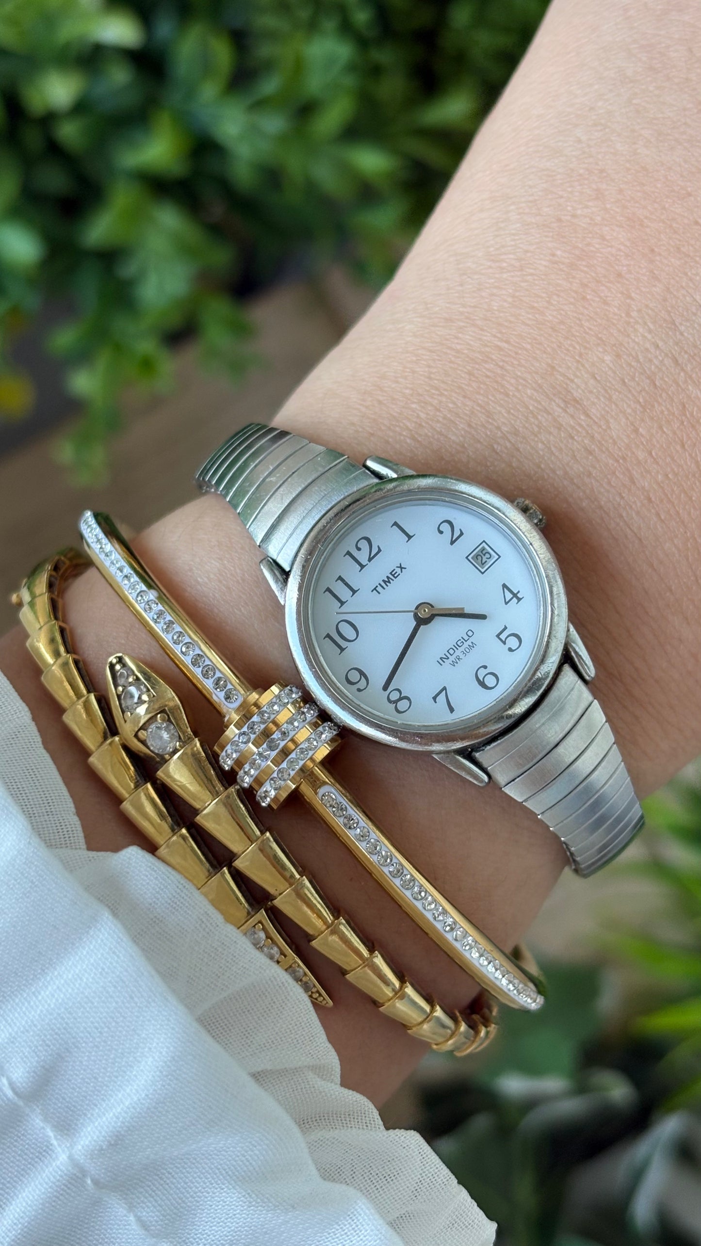 Vintage Timex Indiglo Stretchy Band in Silver Tone Quartz #00202