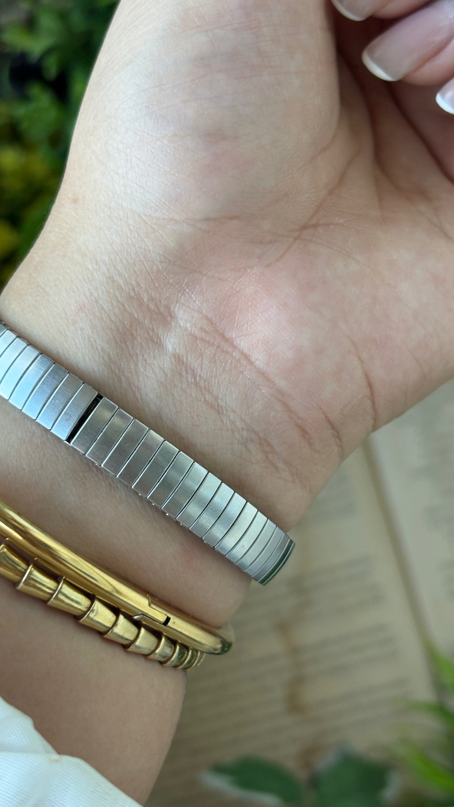 Vintage Timex Indiglo Stretchy Band in Silver Tone Quartz #00202