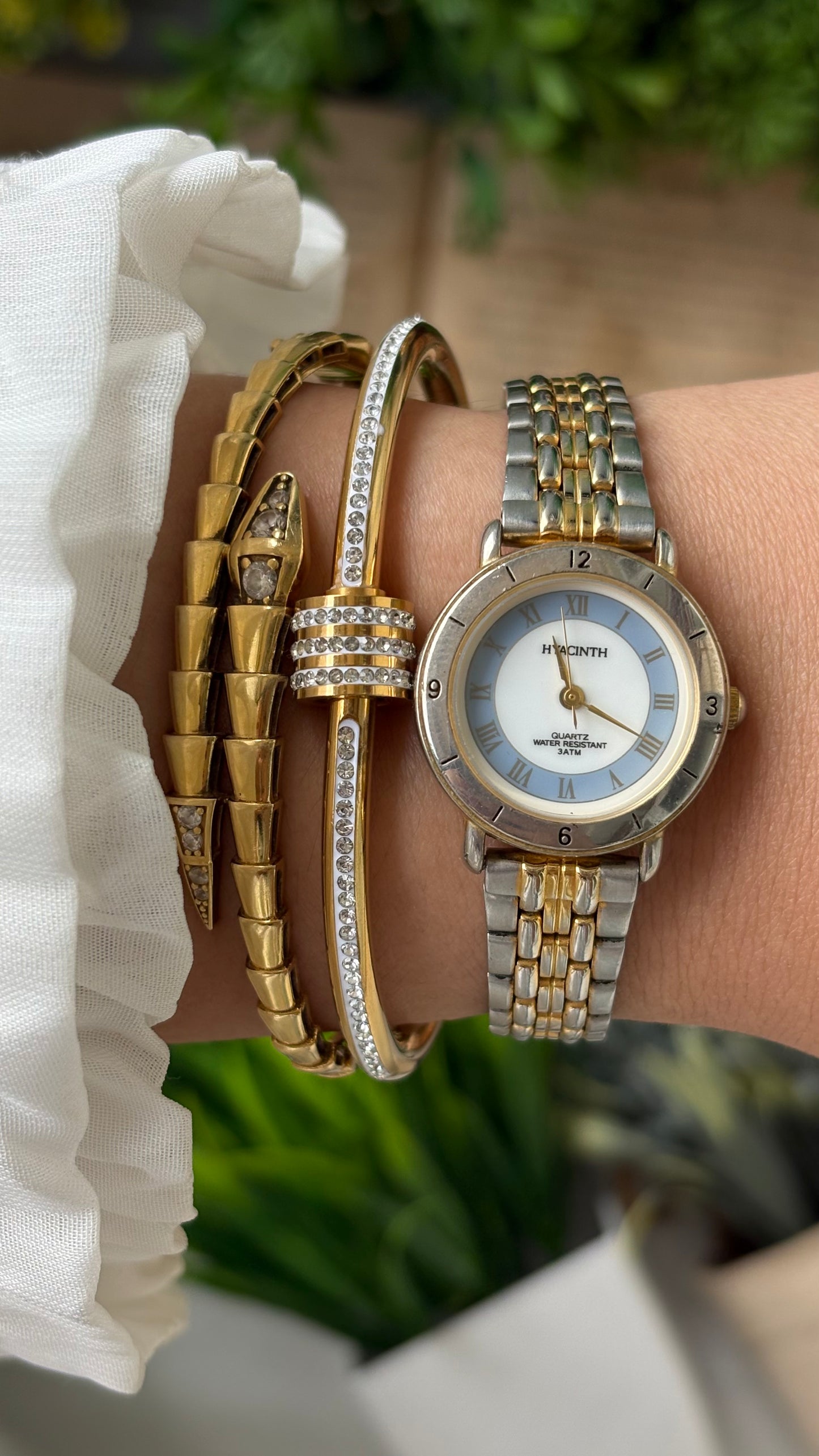 Vintage Hyacinth Classic Style Watch in Two-Tone Roman Dial Quartz #00621