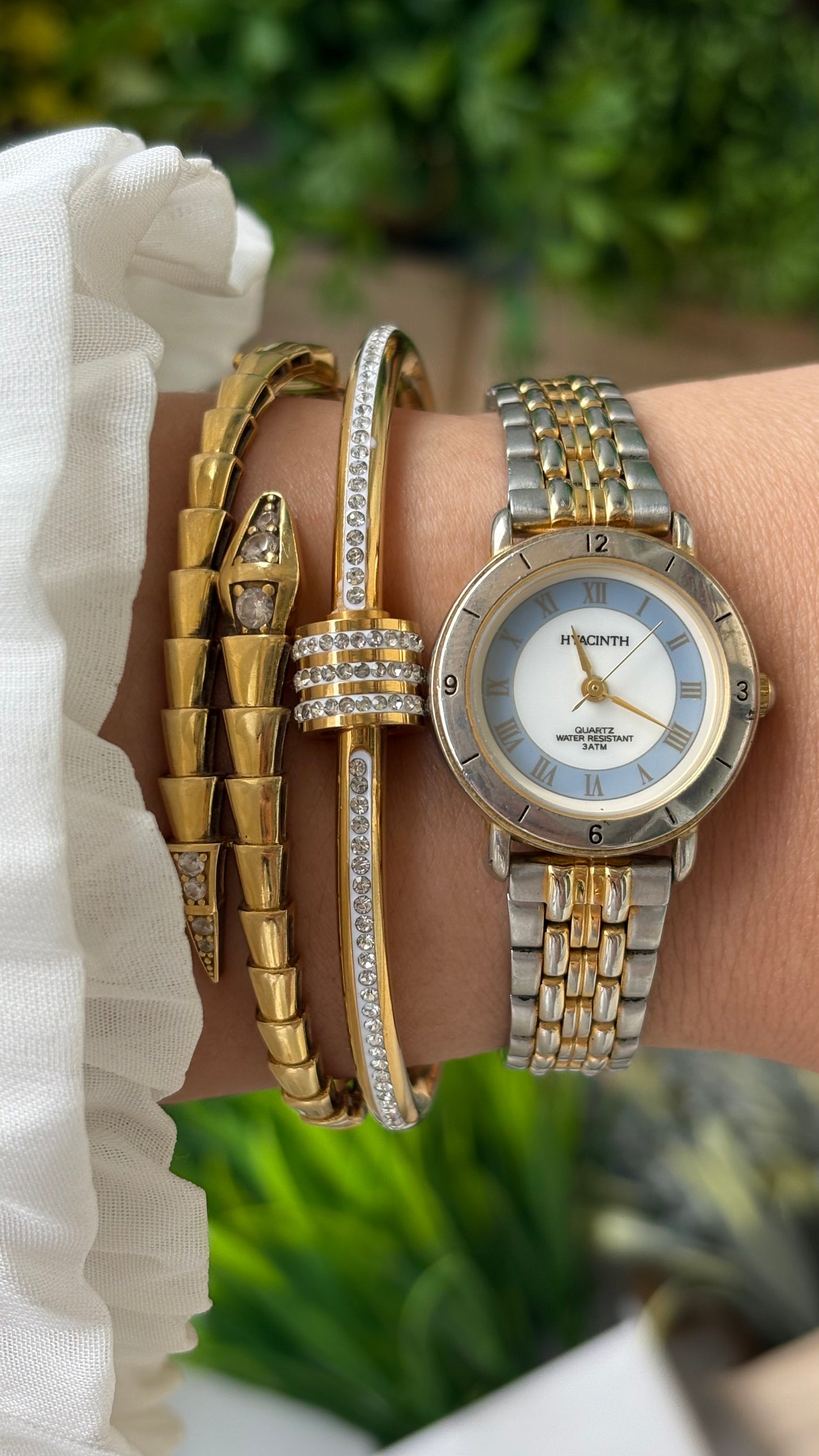 Vintage Hyacinth Classic Style Watch in Two-Tone Roman Dial Quartz #00621