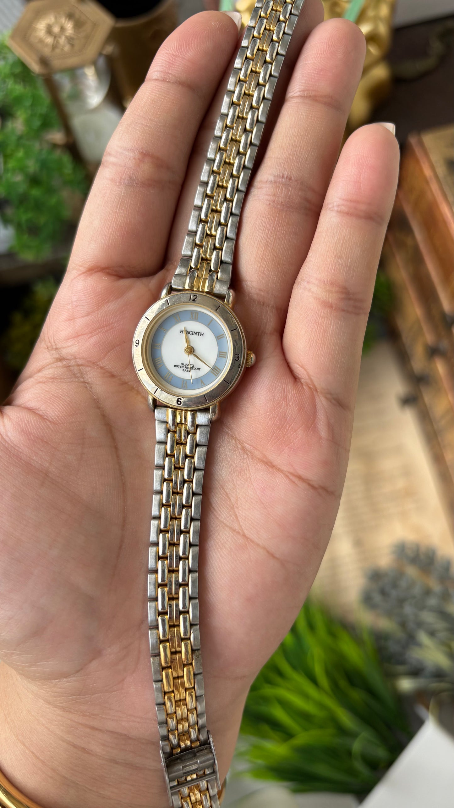 Vintage Hyacinth Classic Style Watch in Two-Tone Roman Dial Quartz #00621