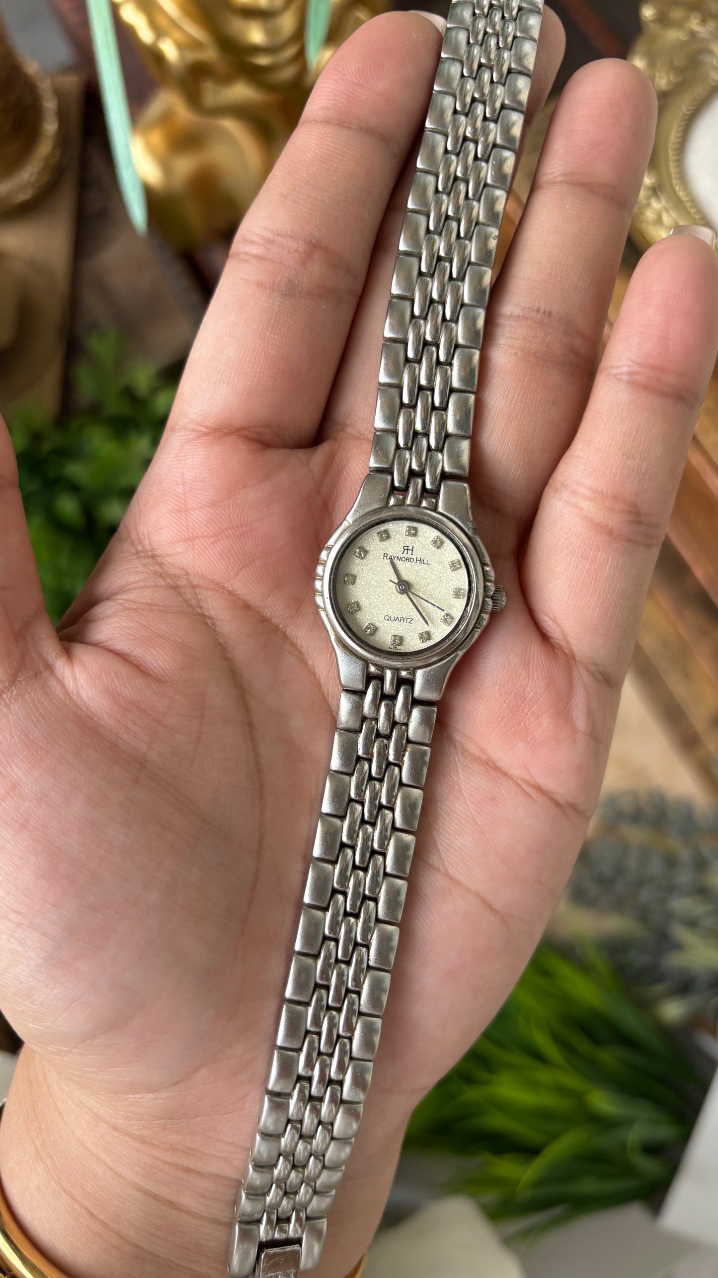Vintage Raynord Hill Sandblast Dial Watch in Silver Tone Rhinestone Indices Quartz #00630