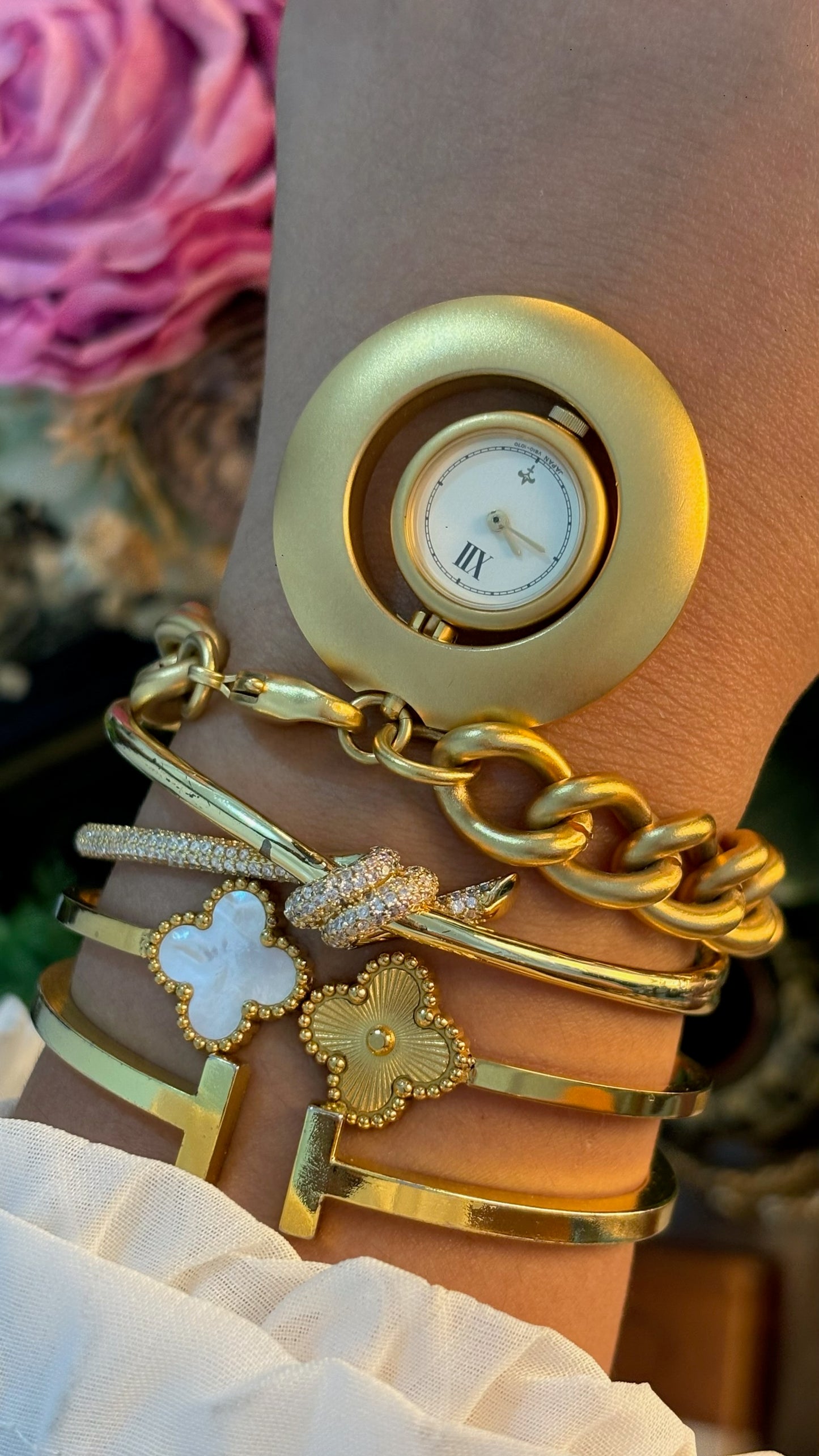Rare Vintage Reversible Face Chain Bracelet Watch in Gold Tone Quartz