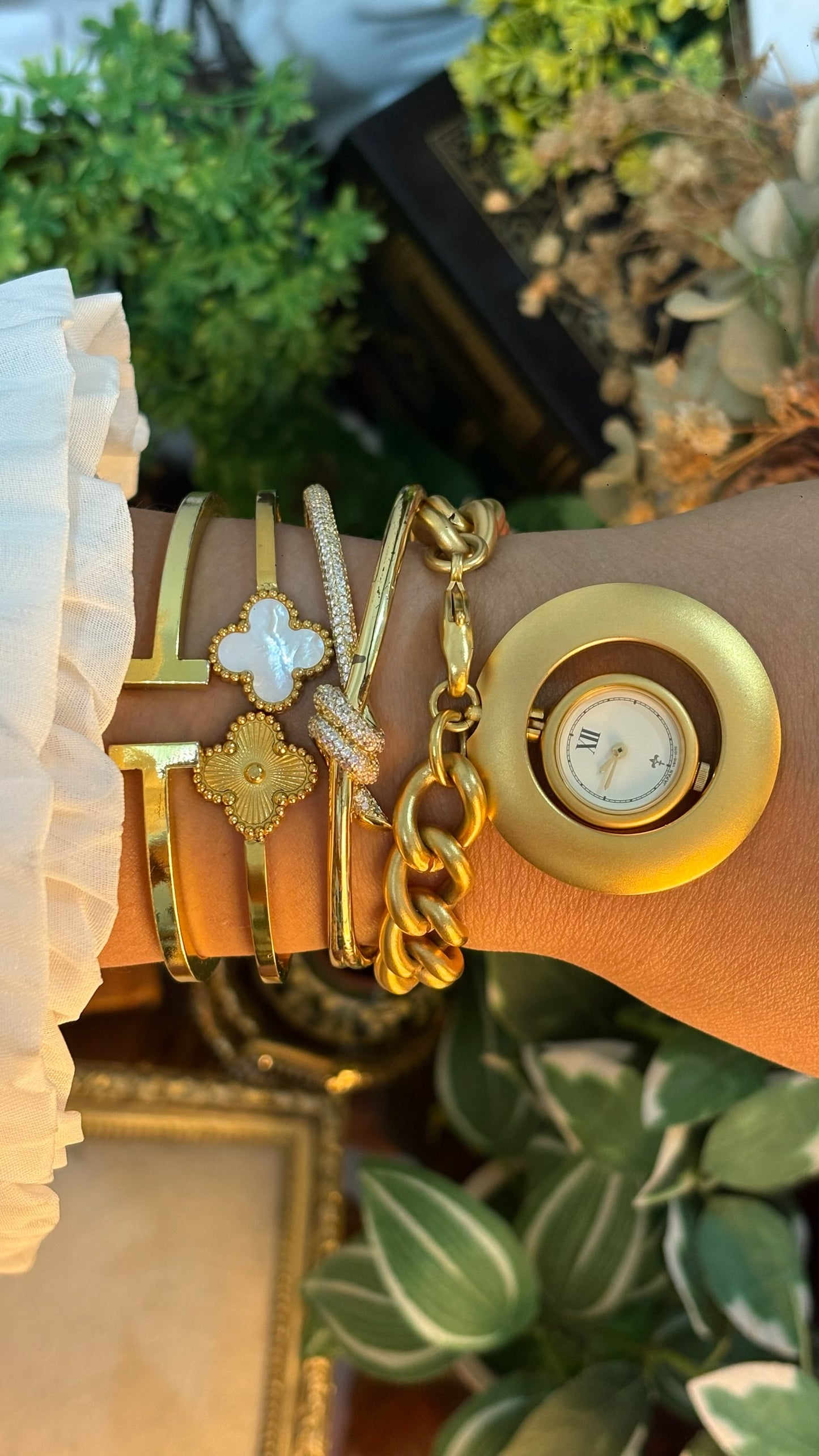 Rare Vintage Reversible Face Chain Bracelet Watch in Gold Tone Quartz
