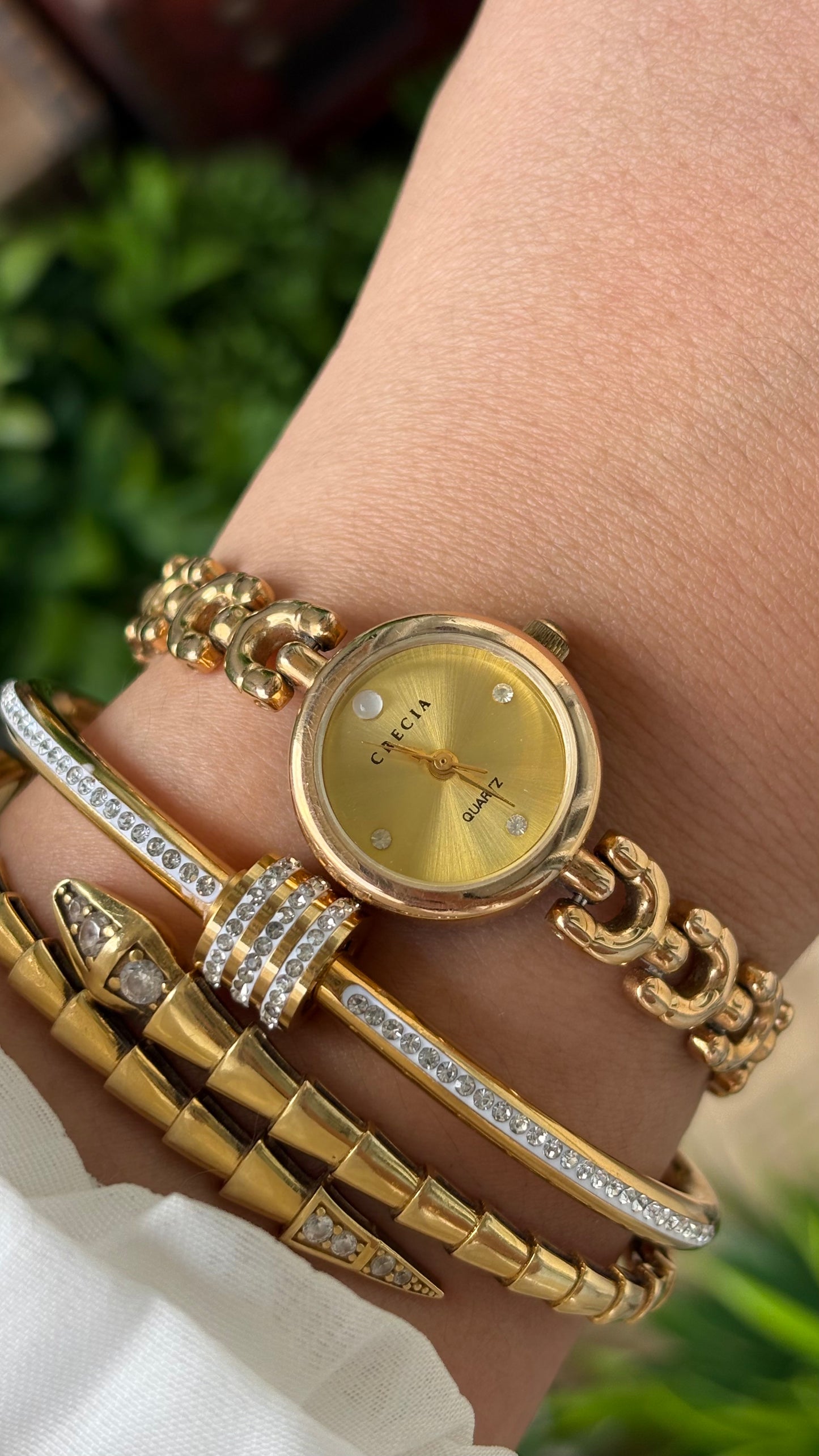 Vintage Crecia Wishbone Link Bracelet Watch in Gold Tone Quartz #00620