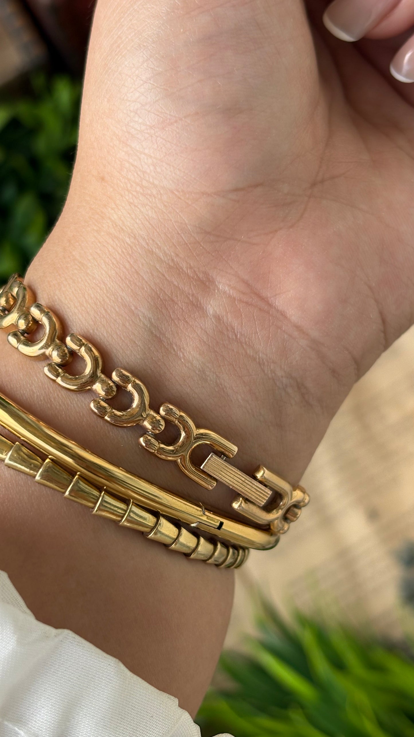 Vintage Crecia Wishbone Link Bracelet Watch in Gold Tone Quartz #00620