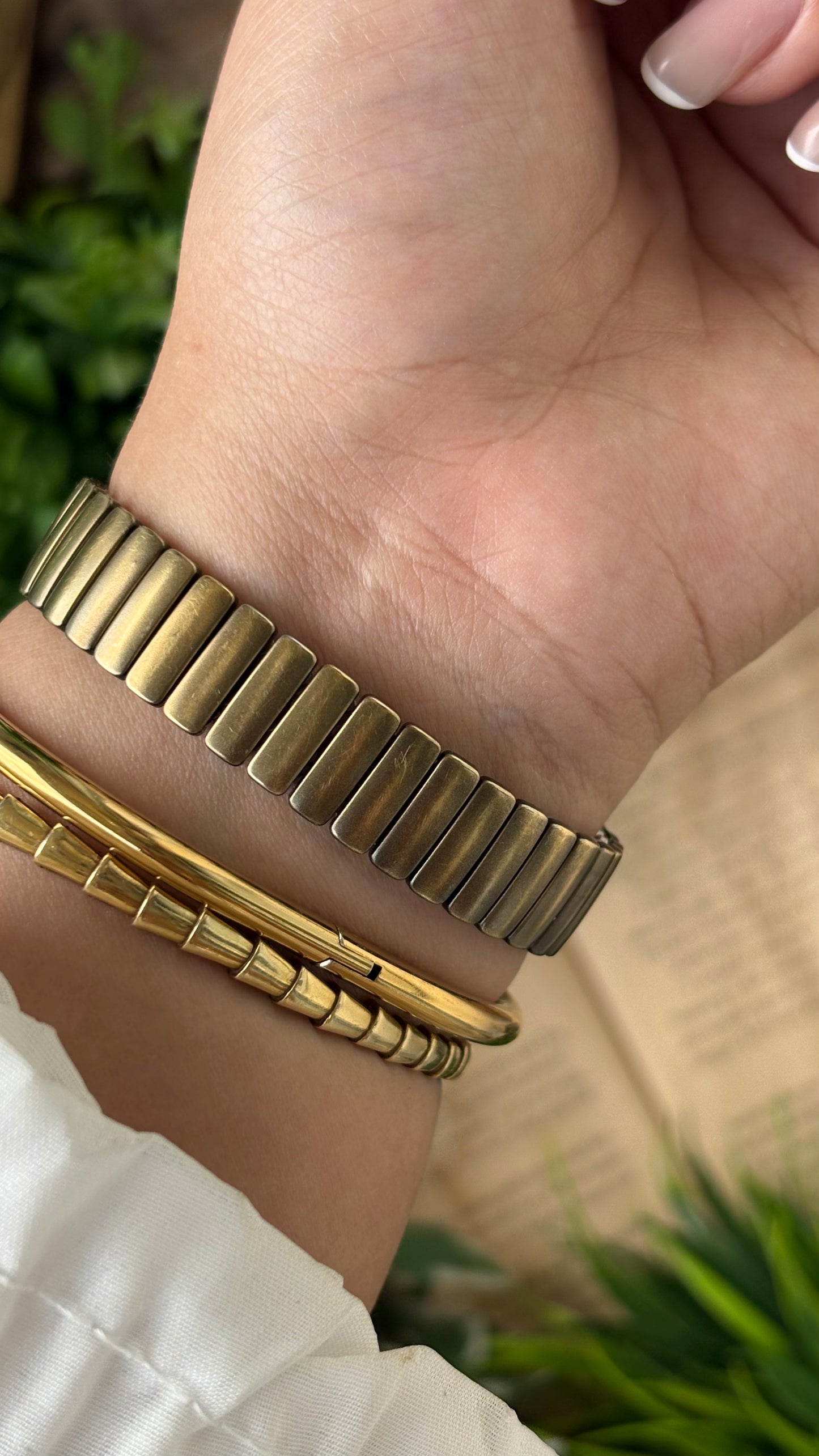 Rare Vintage Renoma Citizen Paris Stretchy Band Watch in Bronze Gold Tone Quartz #00626