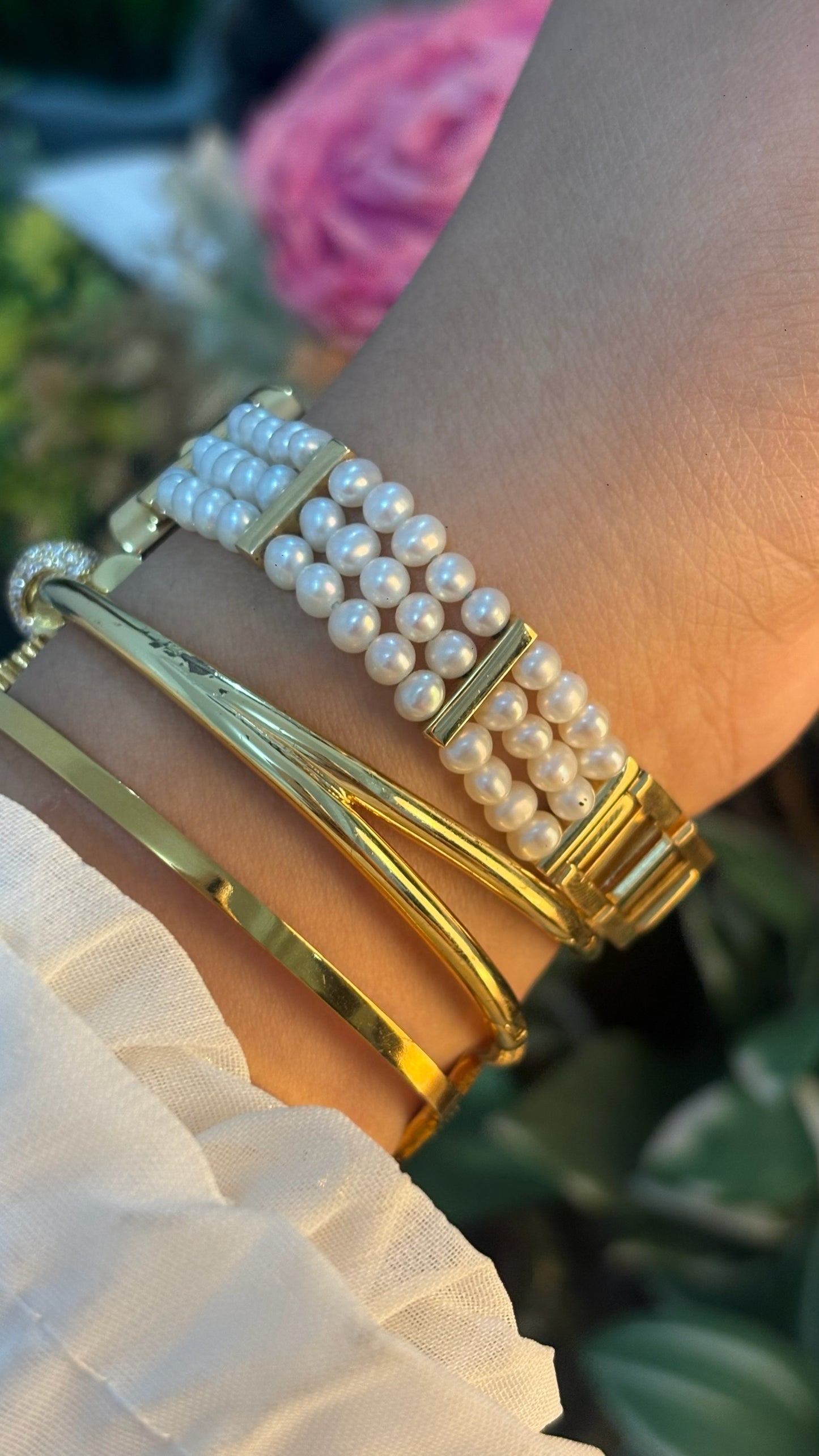 Extremely Rare Dainty Vintage TTT Freshwater Pearl Bracelet Watch in Gold Tone Quartz