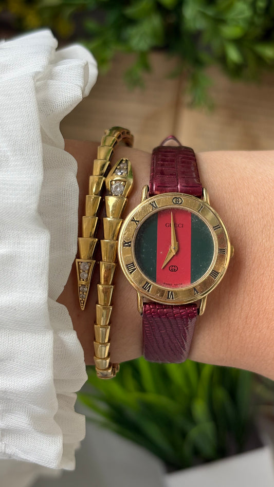 Vintage Gucci Swiss 3000L Engraved Bezel Indices Watch in Gold Tone Burgundy Leather Cherry Line Dial Quartz #00611