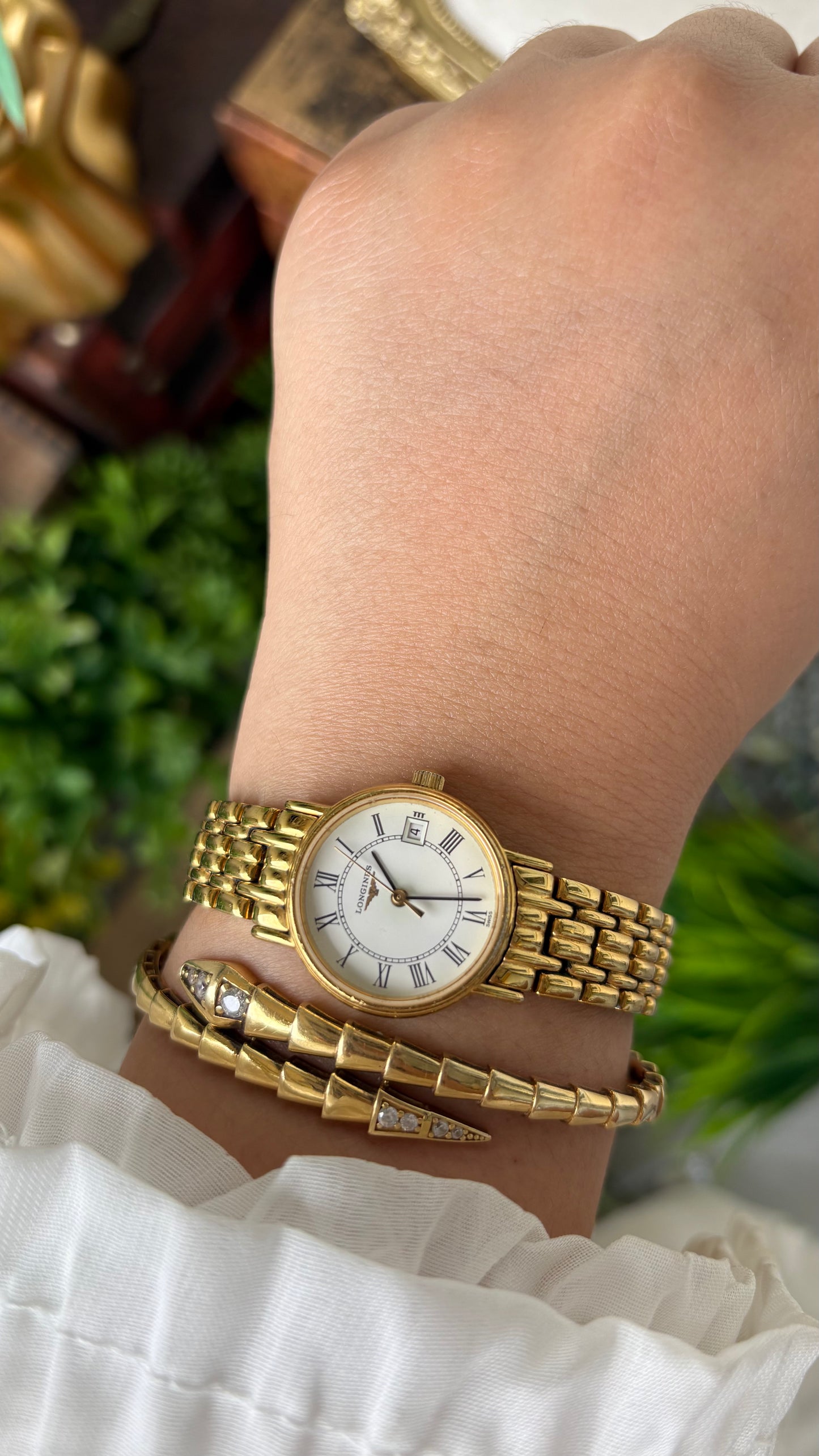 Rare Vintage Longines Swiss Date Window Classic Watch in Gold Tone Roman Dial Quartz #00631