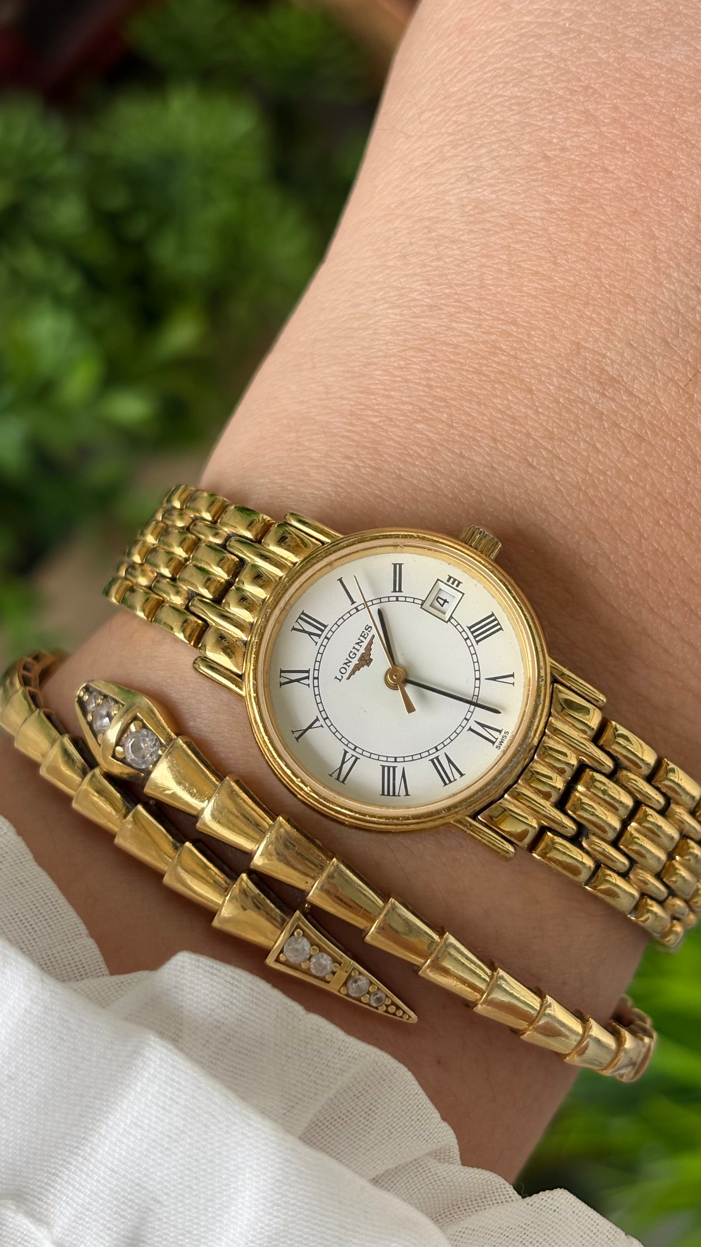 Rare Vintage Longines Swiss Date Window Classic Watch in Gold Tone Roman Dial Quartz #00631