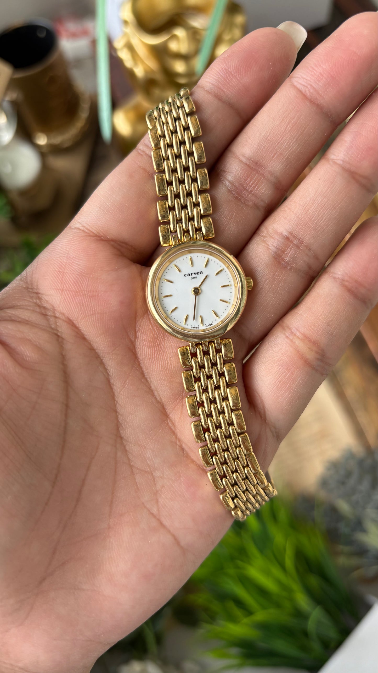 Vintage Dainty Carven Paris Swiss Classic Watch in Gold Tone Swiss Quartz #00632