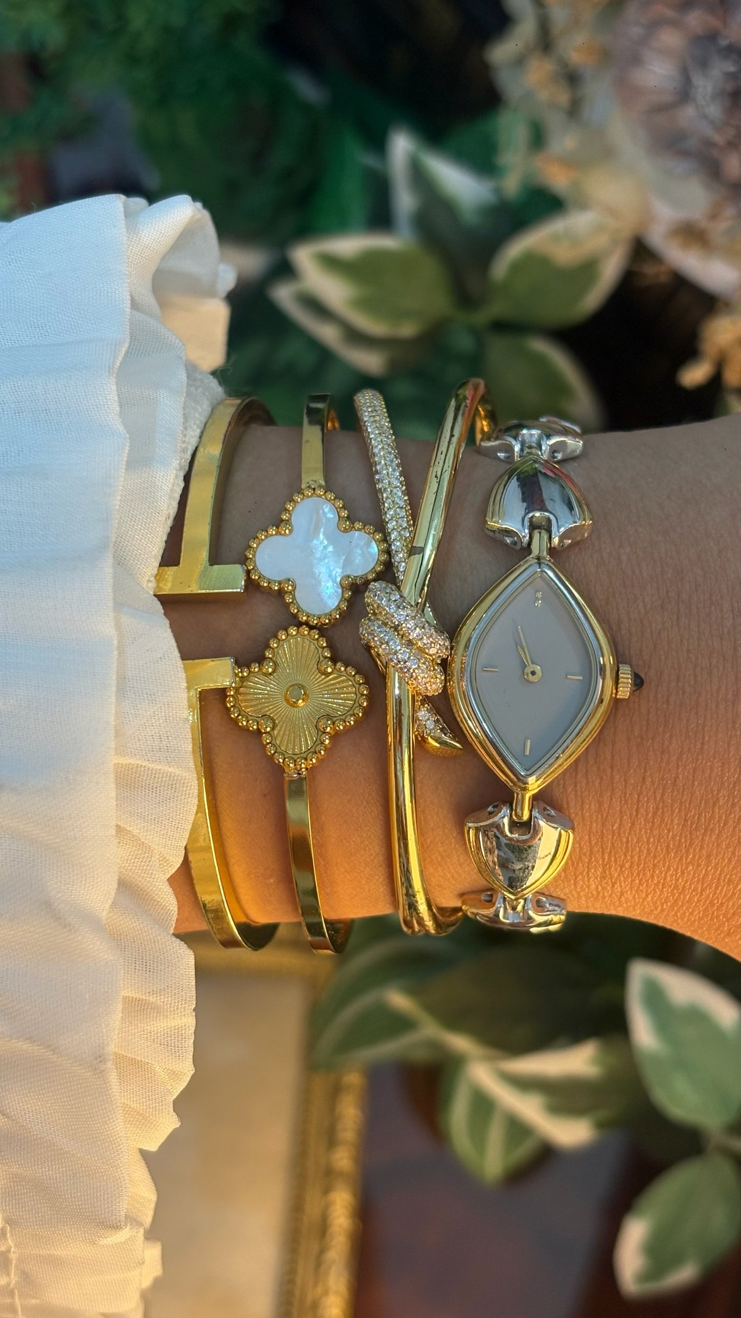 Rare Vintage Pola Eye-shape Dial Shield Links Bracelet Watch in Two-Tone Quartz