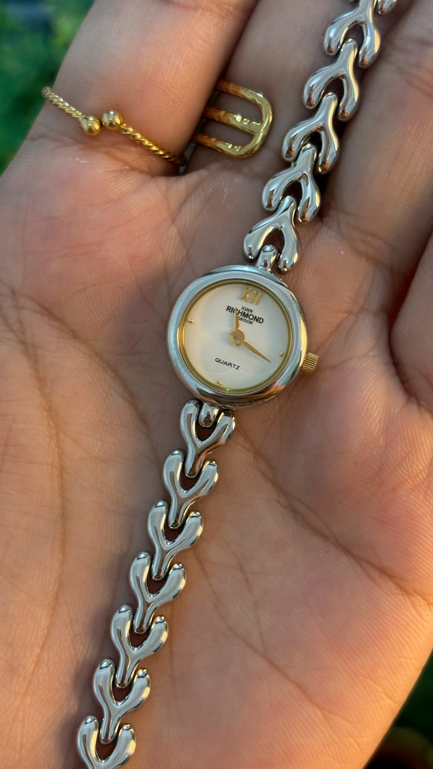 Rare Dainty Vintage John Richmond London Wishbone Links Bracelet Watch in Silver Tone Quartz