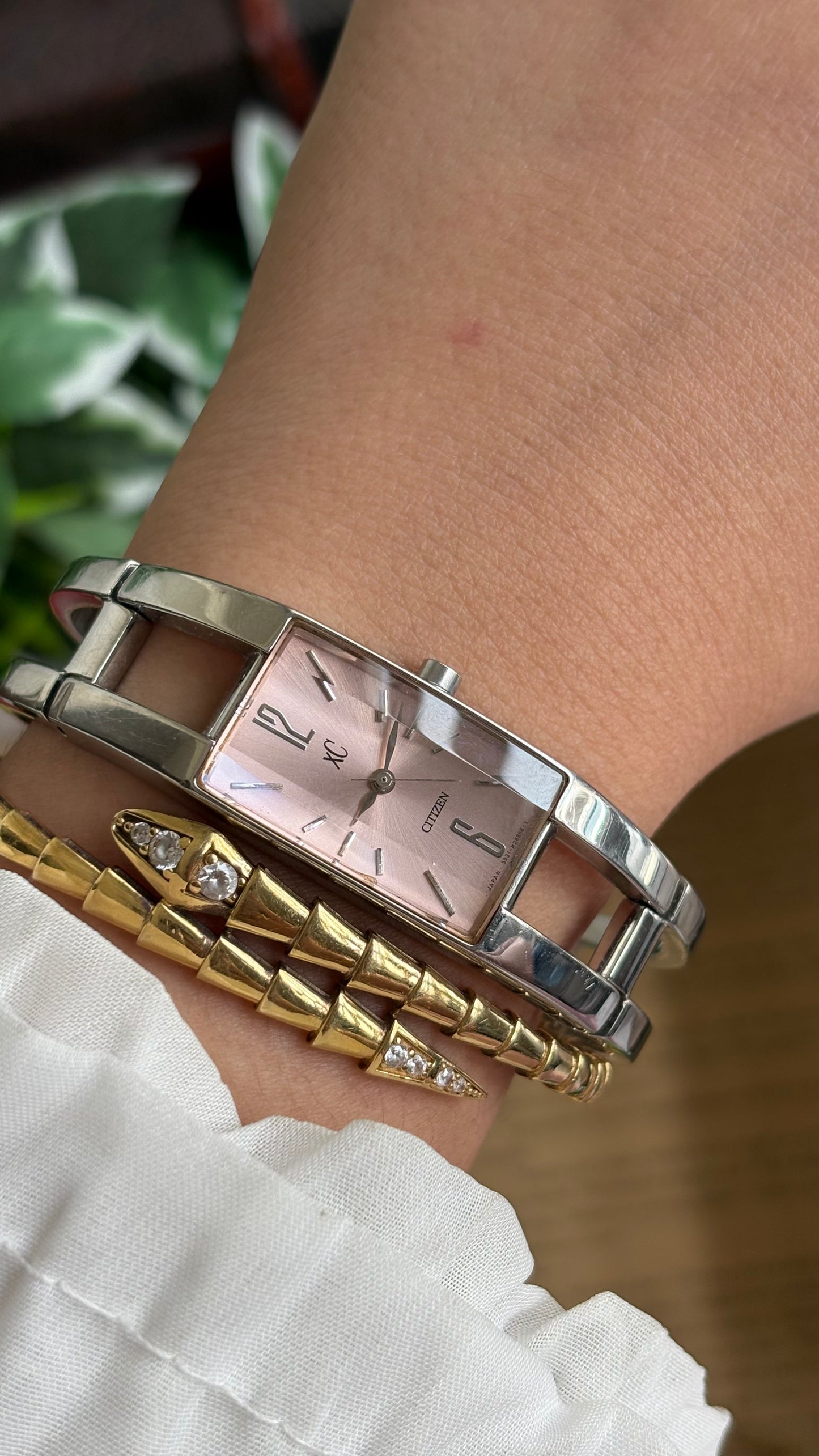 Vintage Citizen Watch in Silver Tone Pink Dial Rare Belt Style Bangle