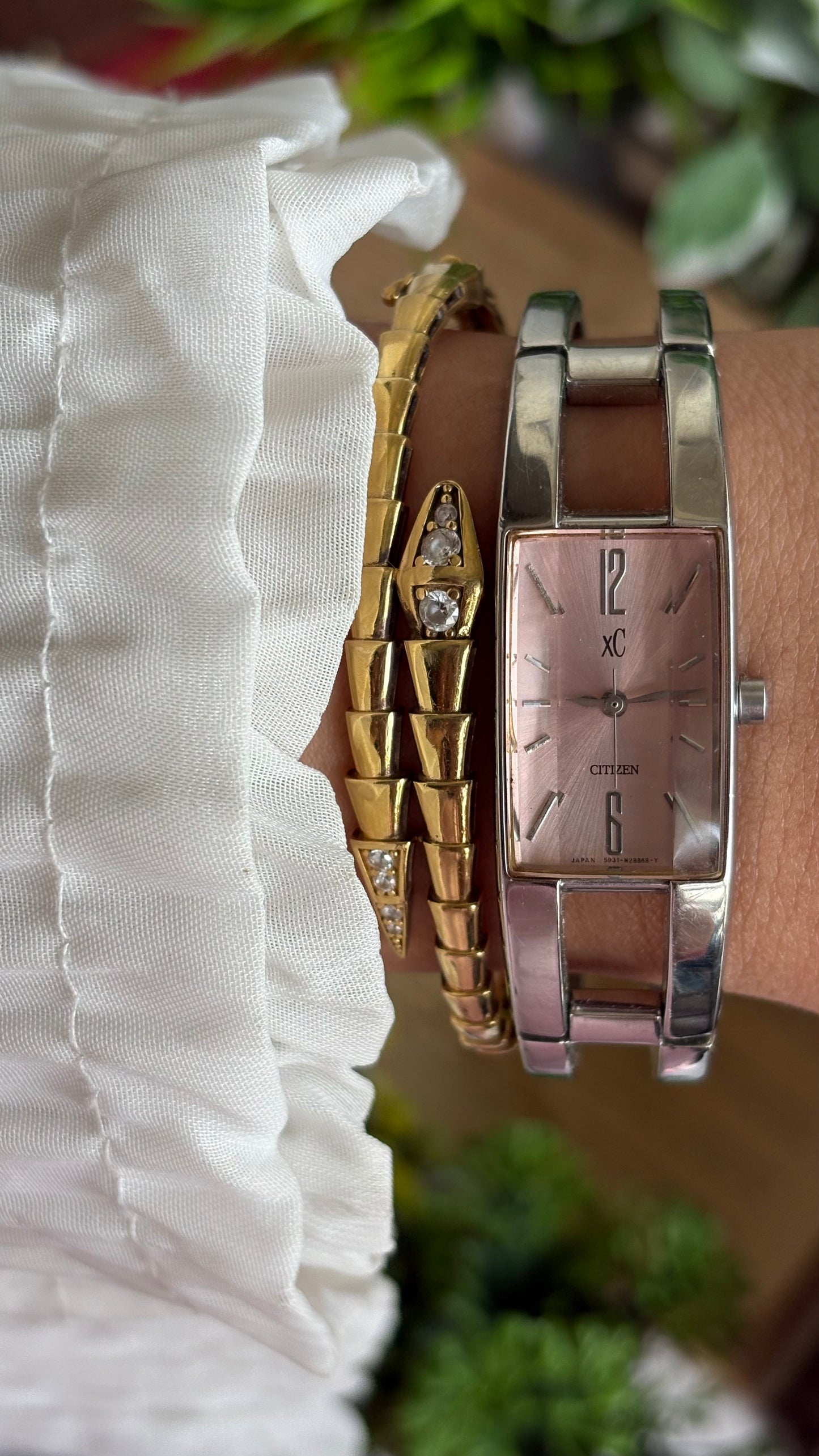 Vintage Citizen Watch in Silver Tone Pink Dial Rare Belt Style Bangle