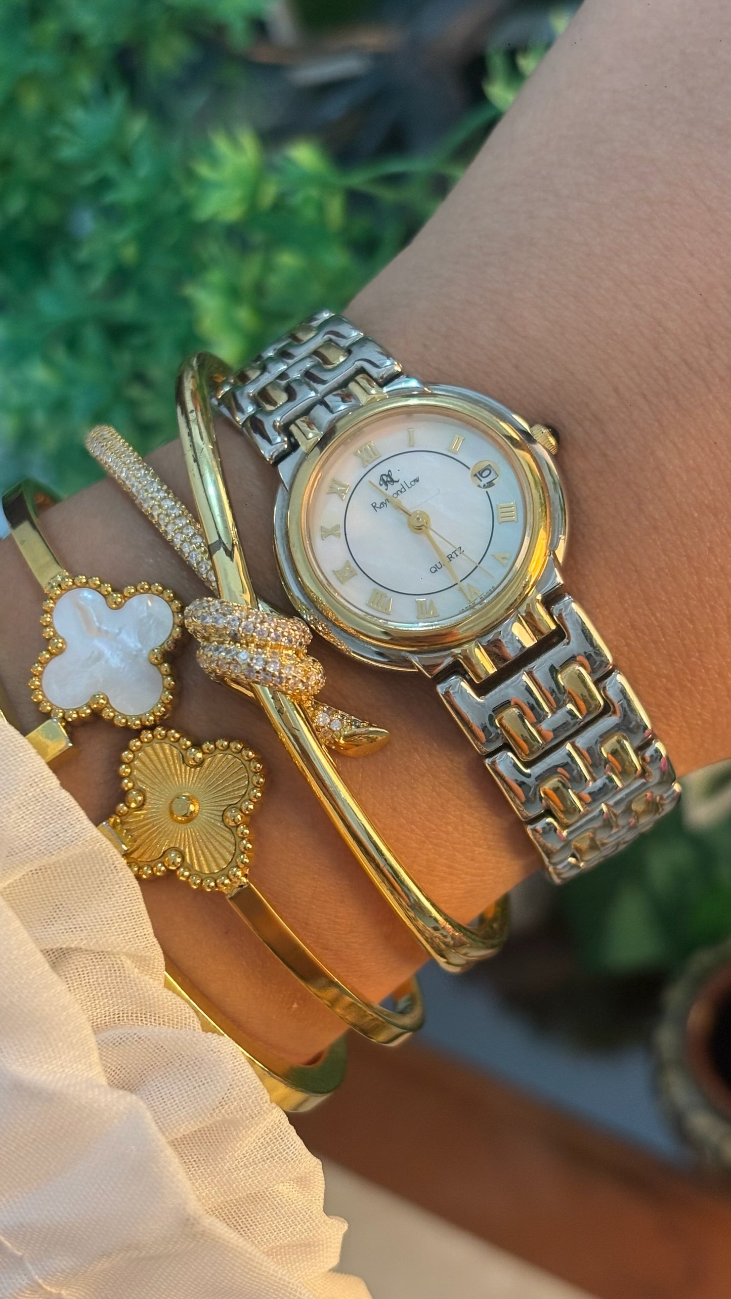 Vintage Raymond Low Date Window Roman Dial Classic Watch in Two-Tone Quartz