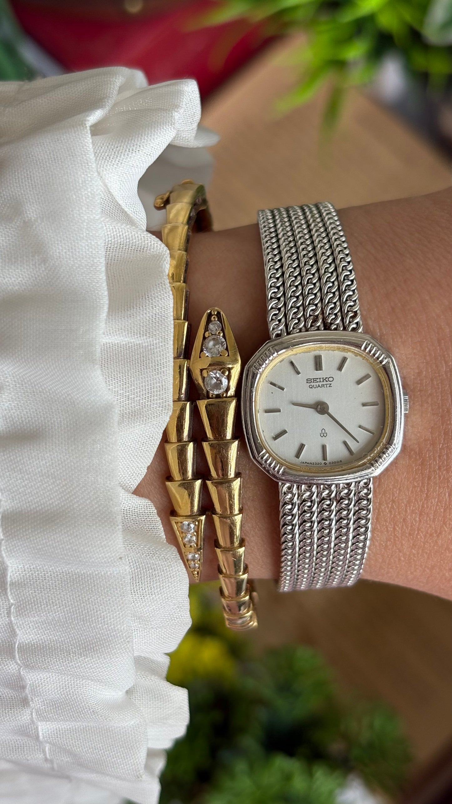 Extremely Rare Vintage Seiko Watch in Silver Tone Braided Style Bracelet