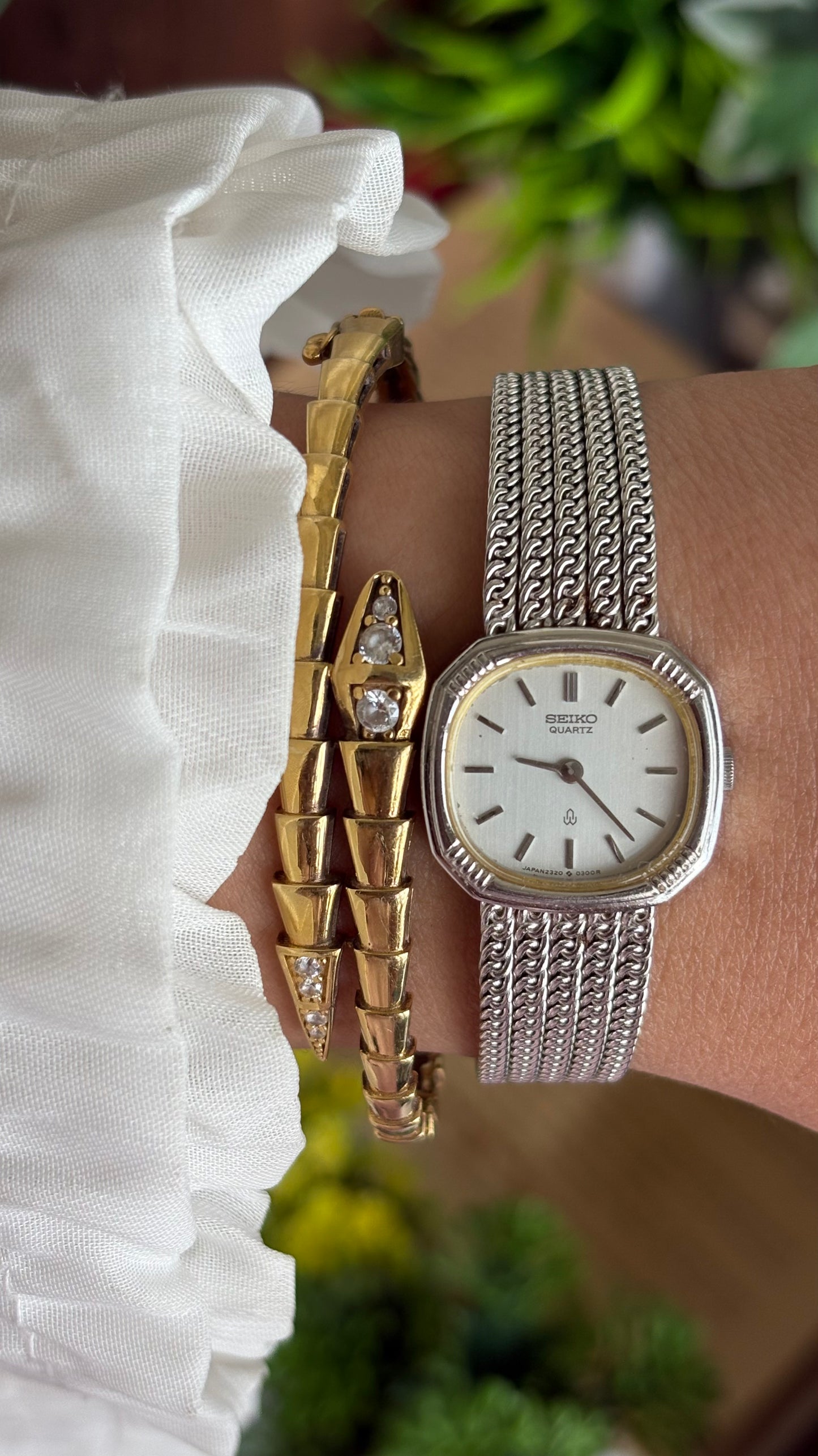 Extremely Rare Vintage Seiko Watch in Silver Tone Braided Style Bracelet