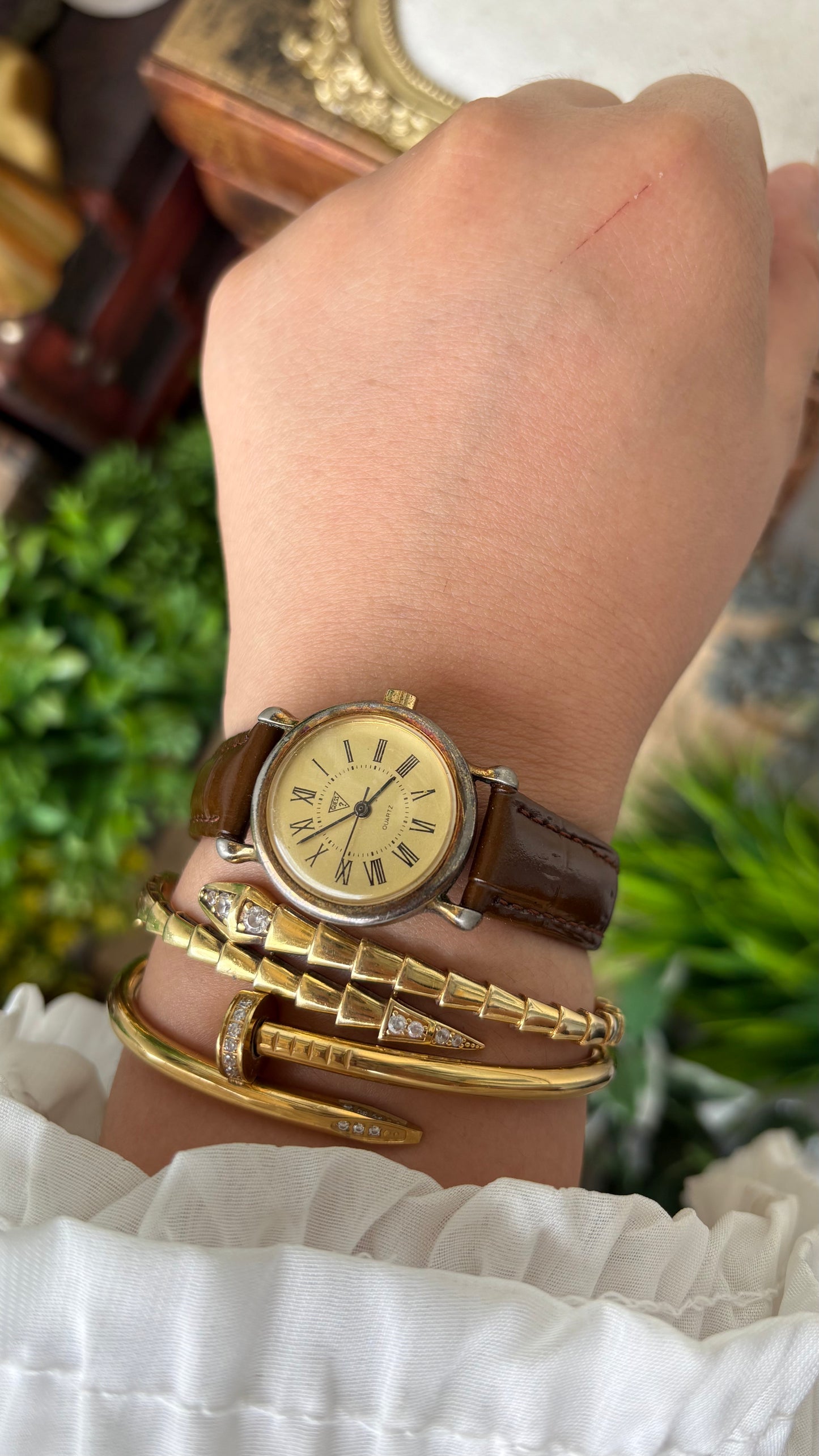 Rare Vintage Guess Gold Roman Dial Watch in Bronze Gold Tone Brown Leather Quartz #00910