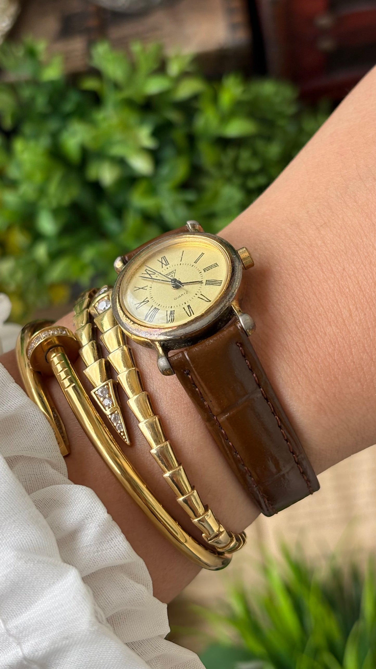 Rare Vintage Guess Gold Roman Dial Watch in Bronze Gold Tone Brown Leather Quartz #00910