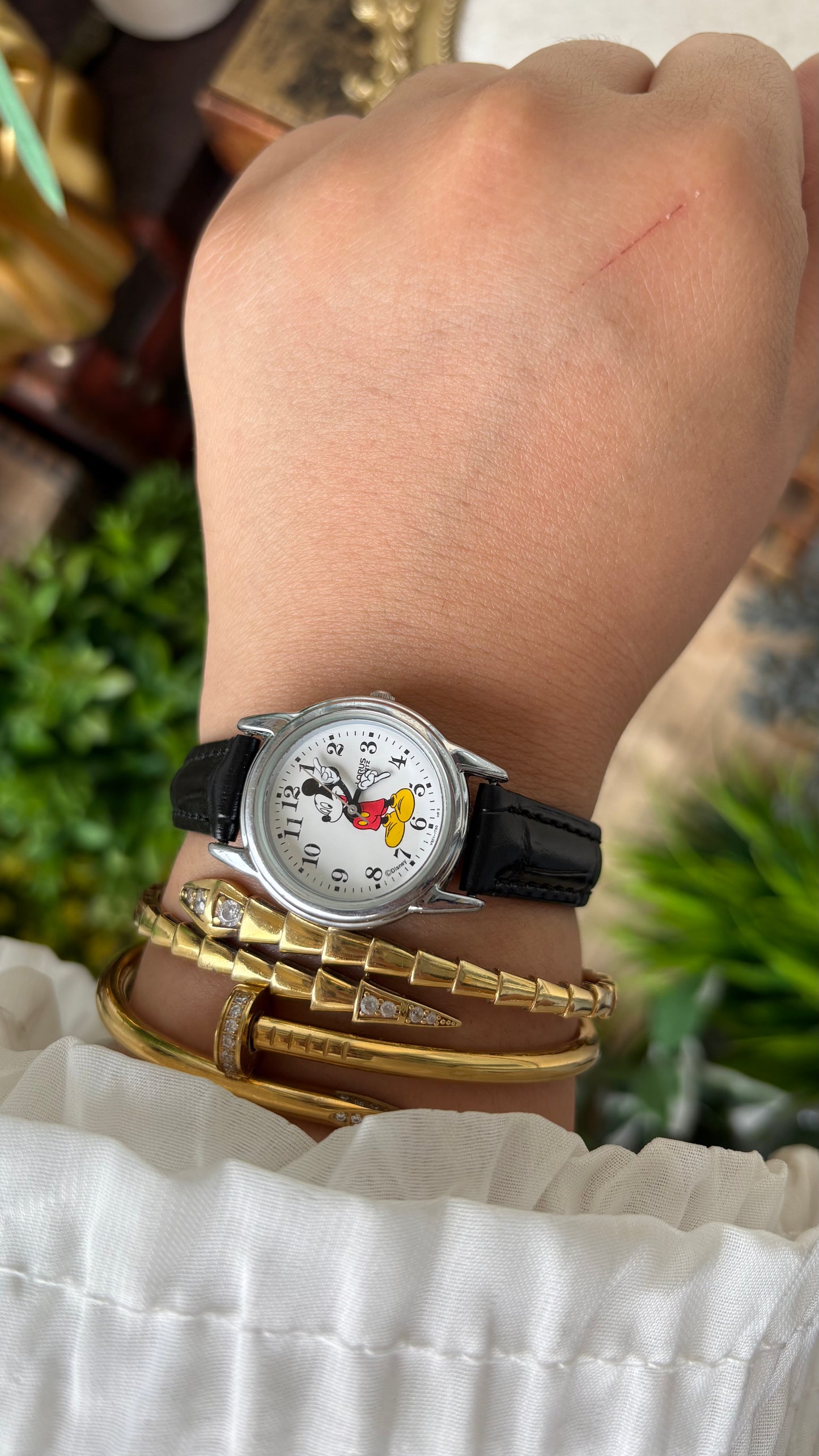 Rare Vintage Lorus Mickey Mouse Watch in Silver Tone Black Leather Quartz #00932