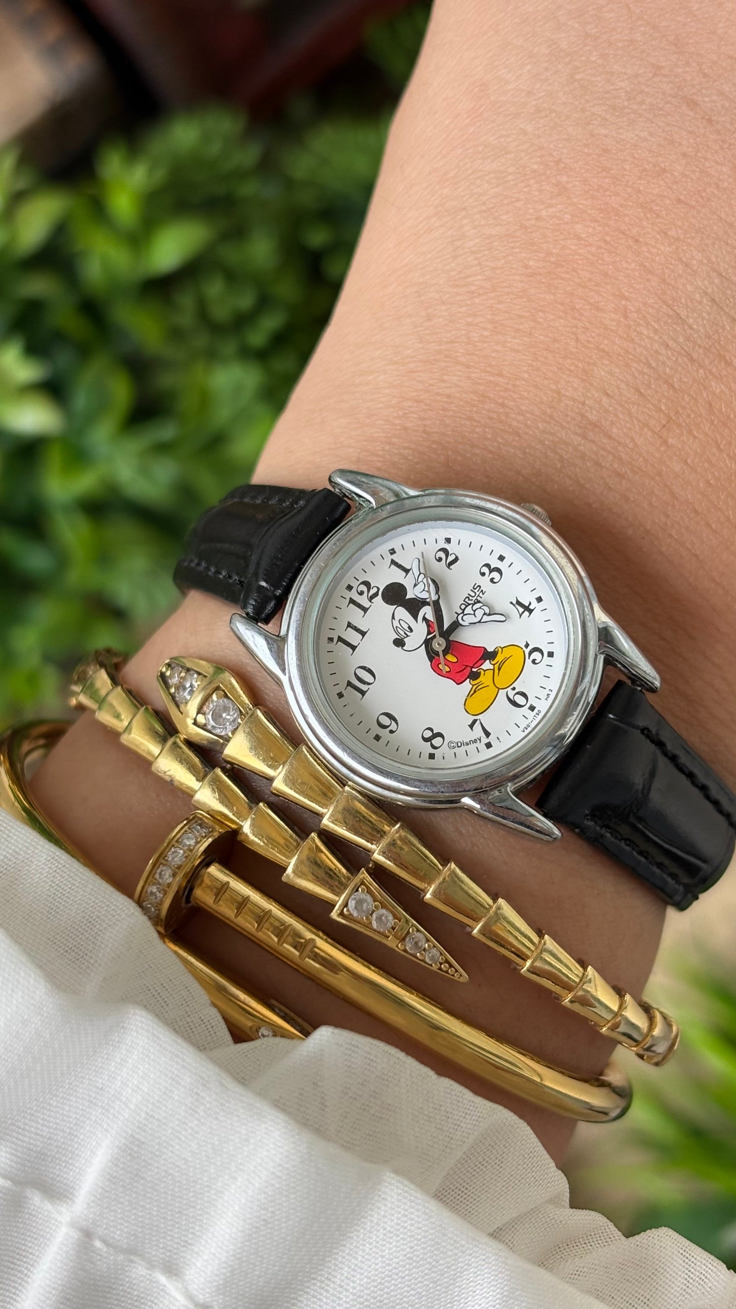 Rare Vintage Lorus Mickey Mouse Watch in Silver Tone Black Leather Quartz #00932