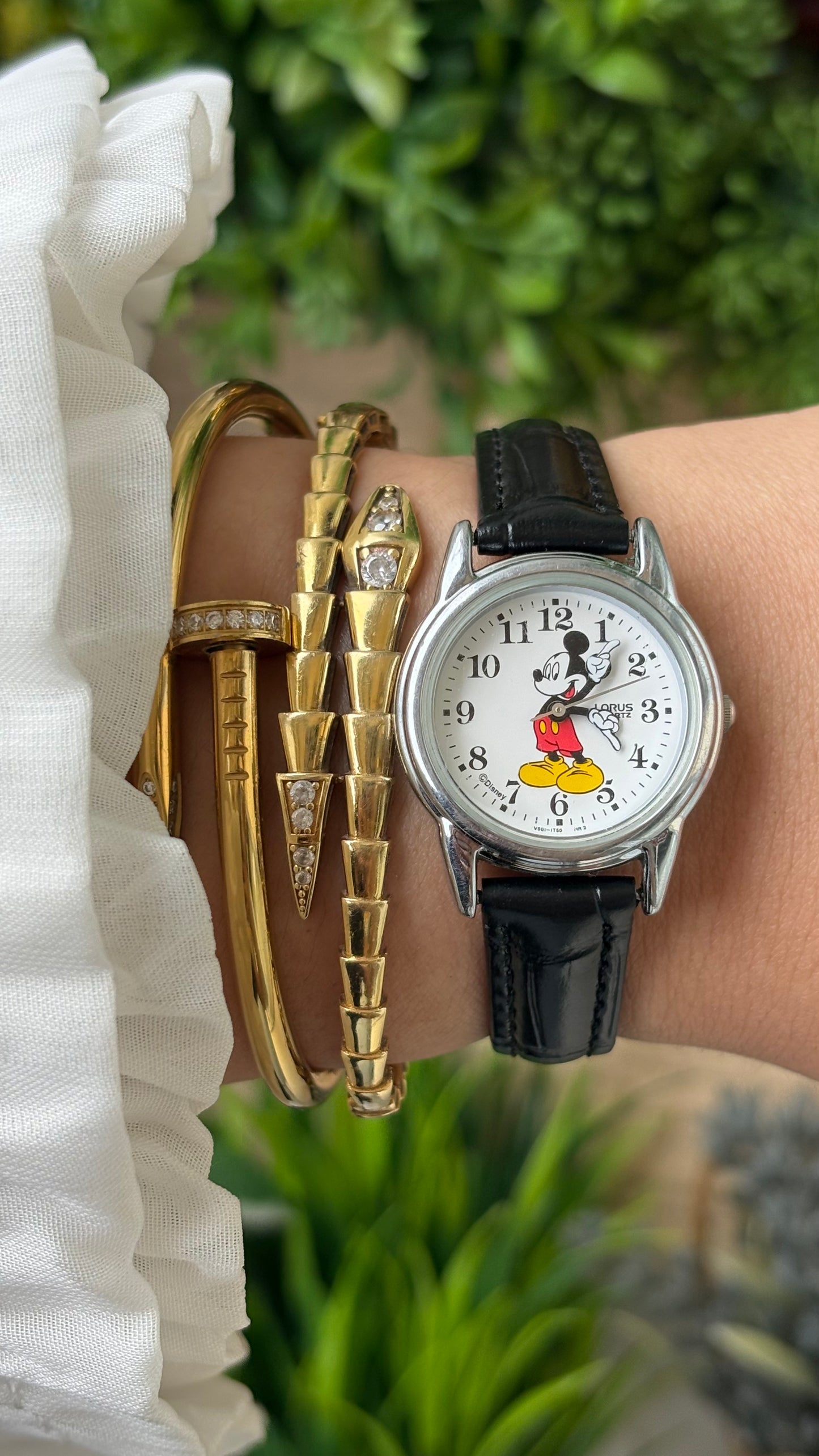 Rare Vintage Lorus Mickey Mouse Watch in Silver Tone Black Leather Quartz #00932