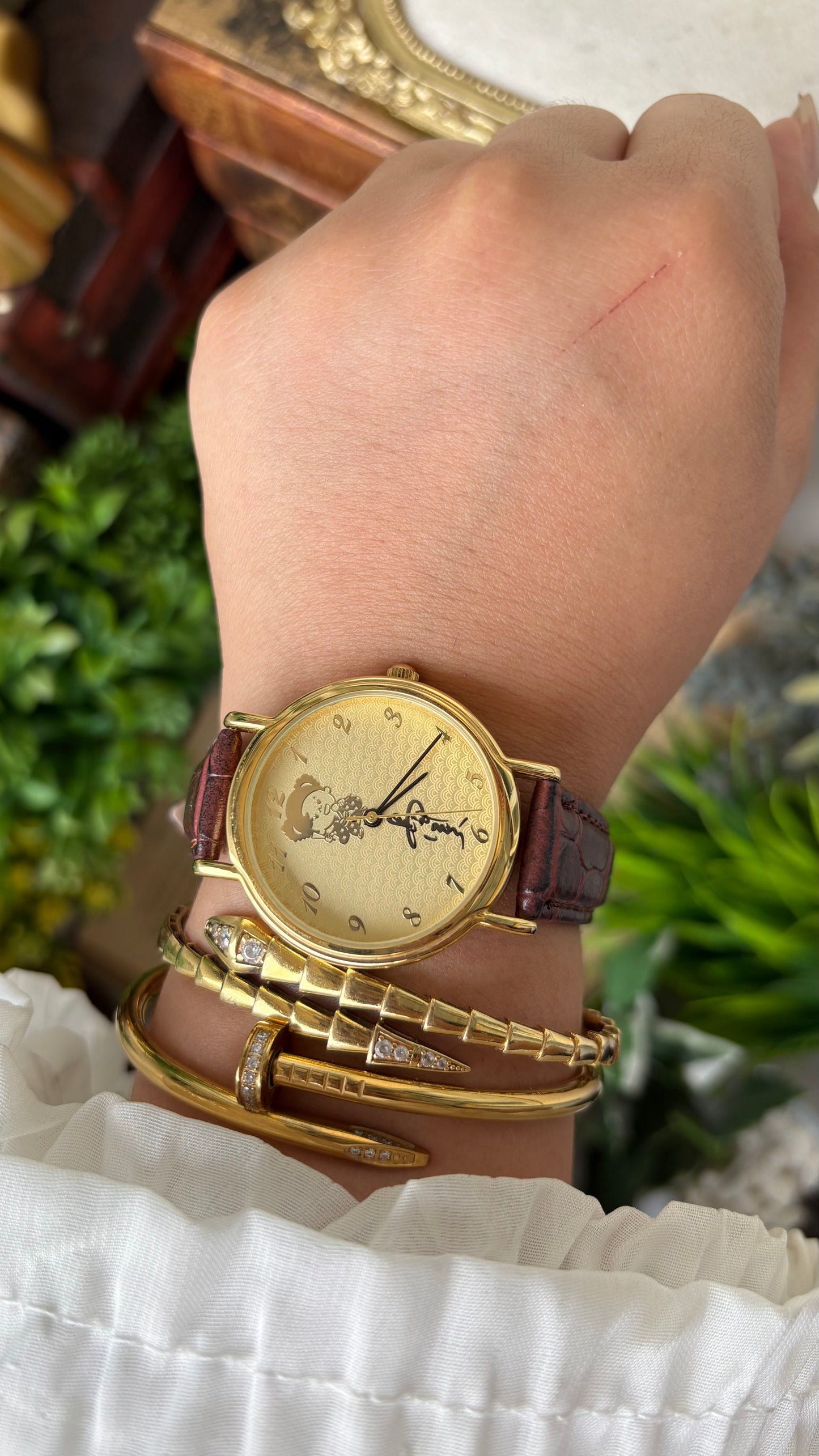 Vintage Aya Shimazu Japanese Men's Watch in Gold Tone Maroon Leather Quartz #00914