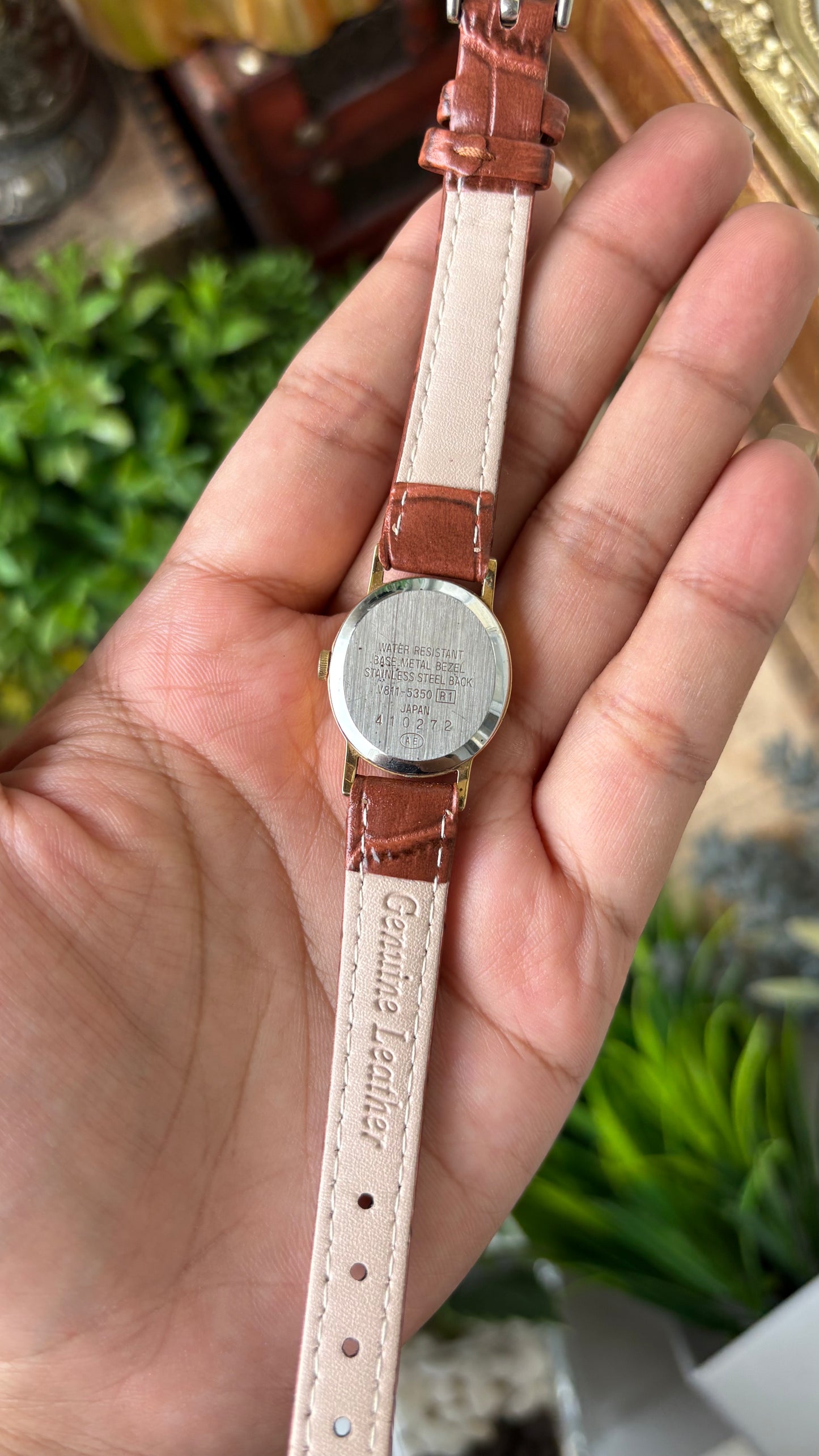 Dainty Vintage Alba Classic Watch in Gold Tone Brown Leather Oval Dial Quartz #00921