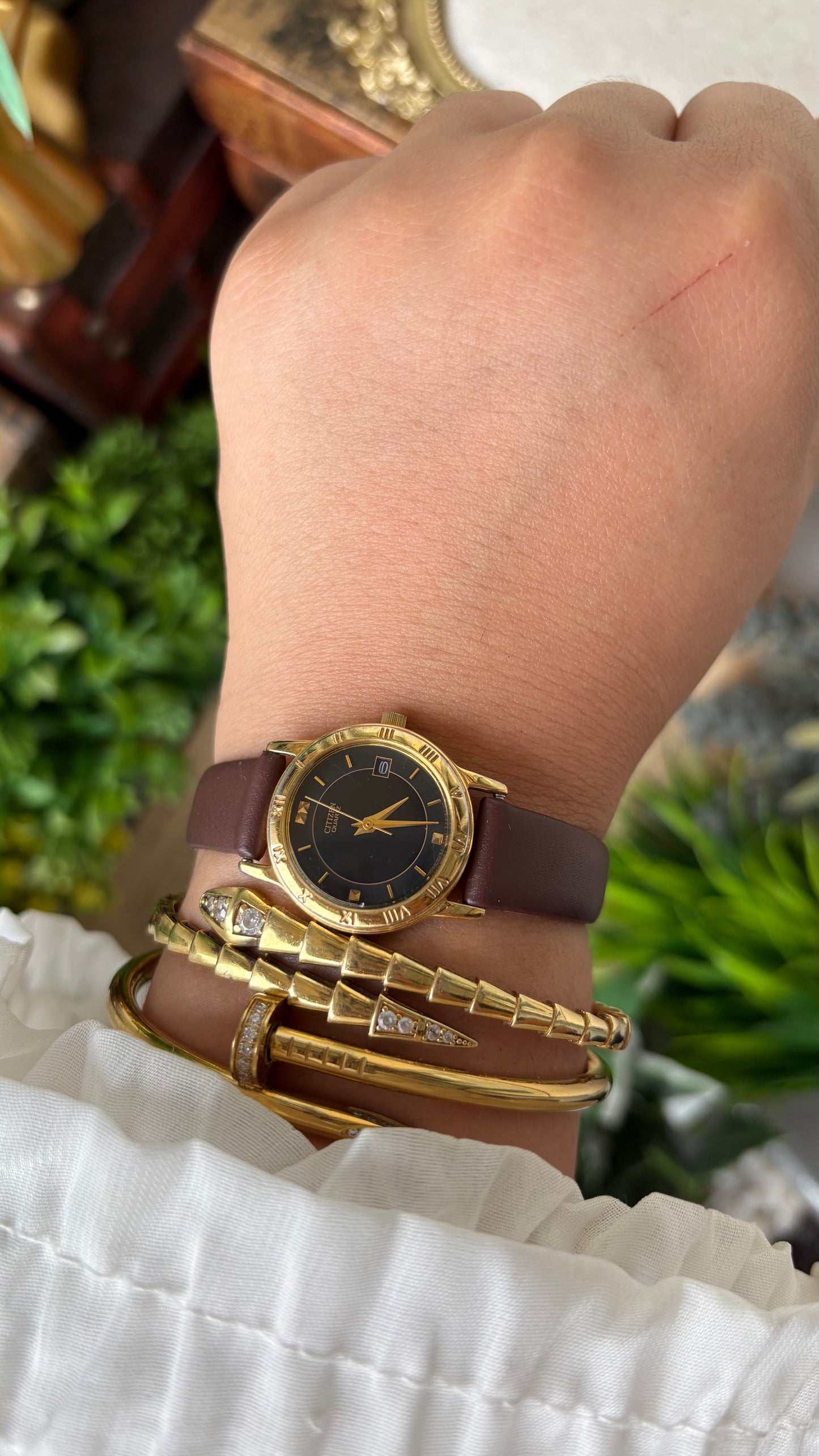 Vintage Citizen Date Window Watch in Gold Tone Brown Leather Black Dial Quartz #00934